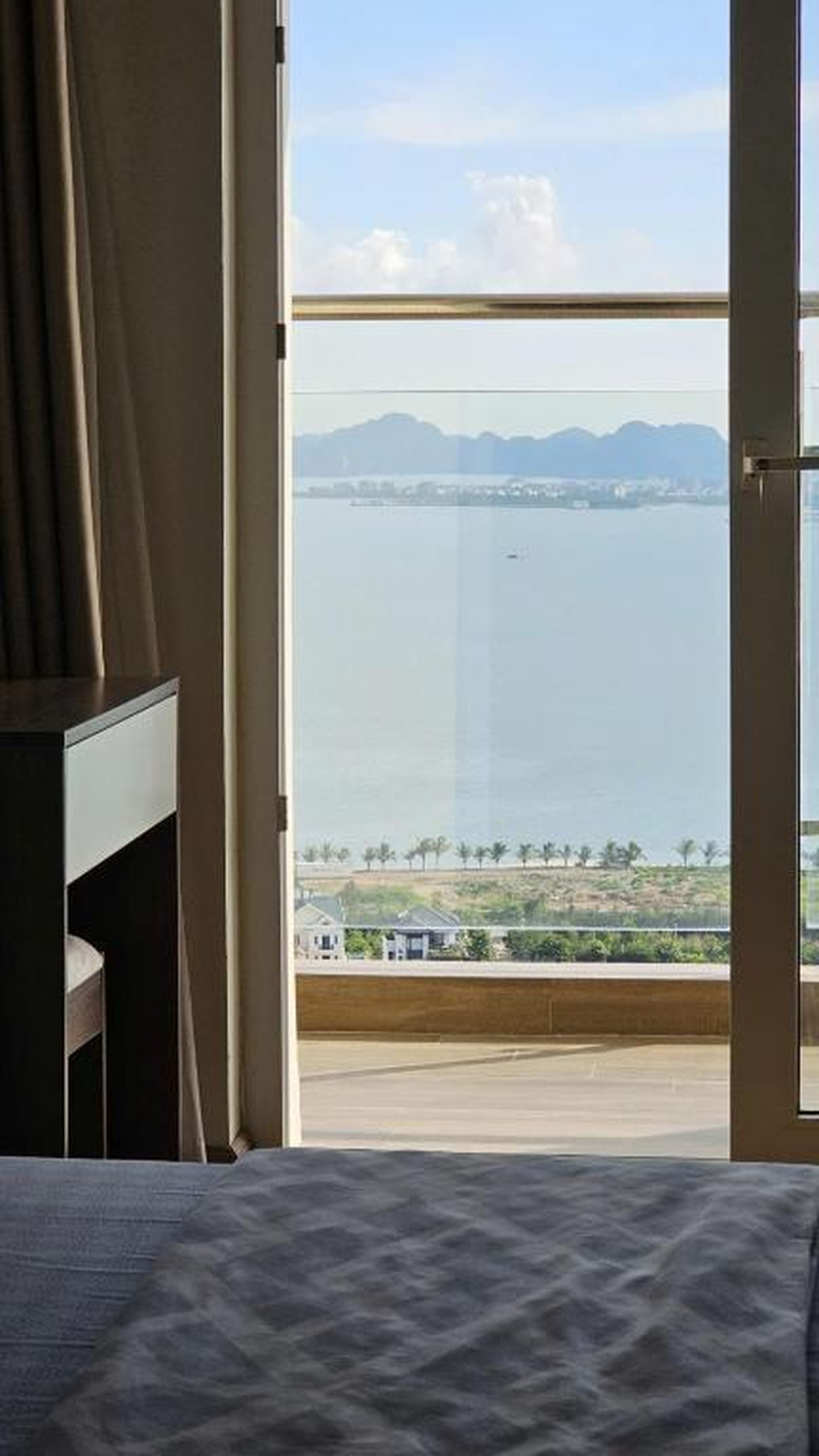 Newlife Tower- by Greenbay Premium homestay Hạ Long Bay - Hình 10