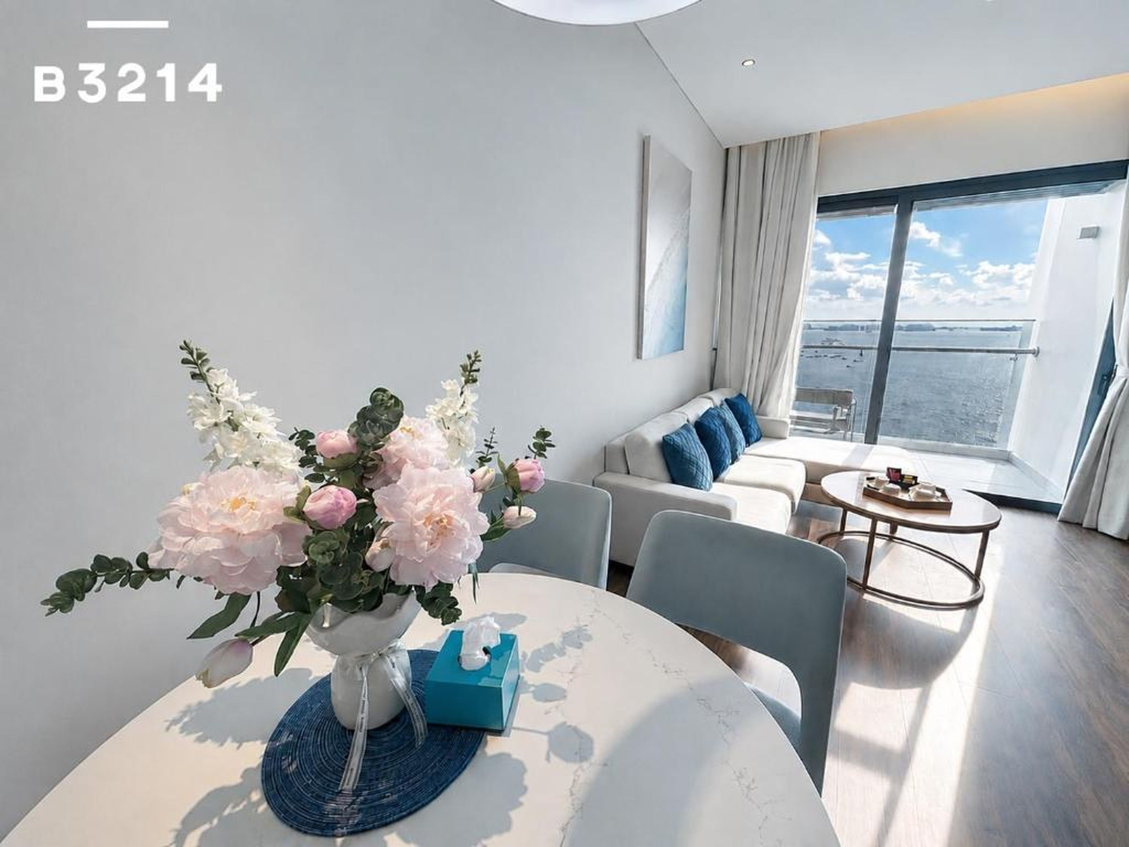 A La Carte Ha Long Oceanview Panoramic 2BR2WC 75m2 Suite with balcony - Hình 8