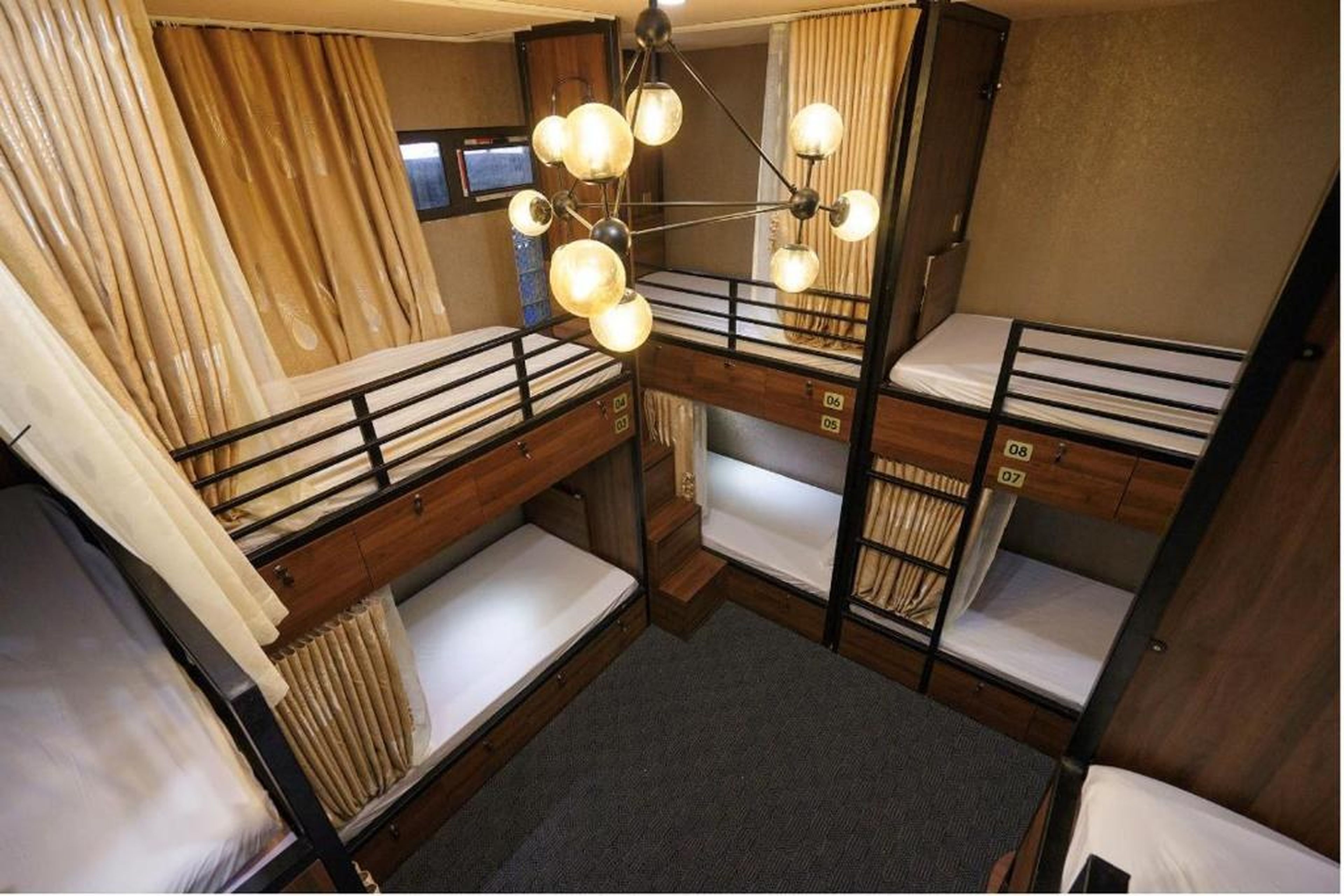 BBQ Hostel Ha Long 2 - Hình 16