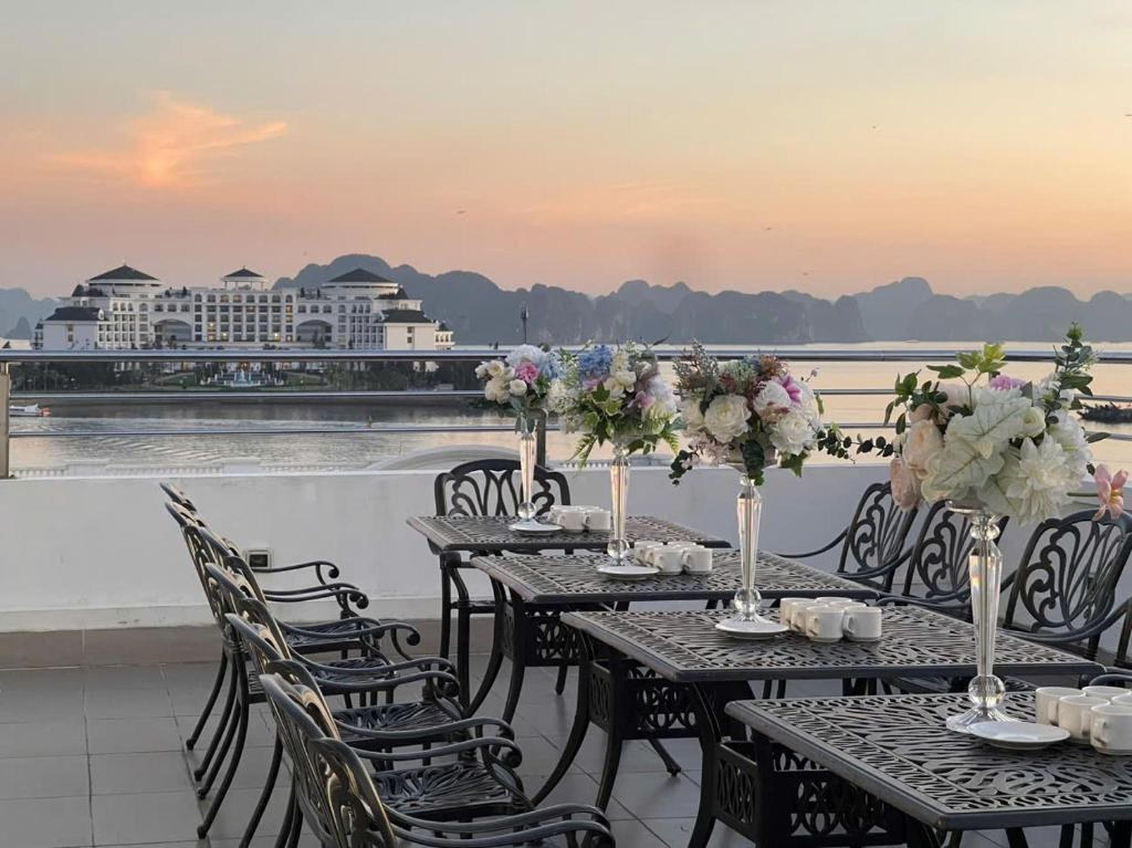 The One Ha Long Hotel - Hình 27