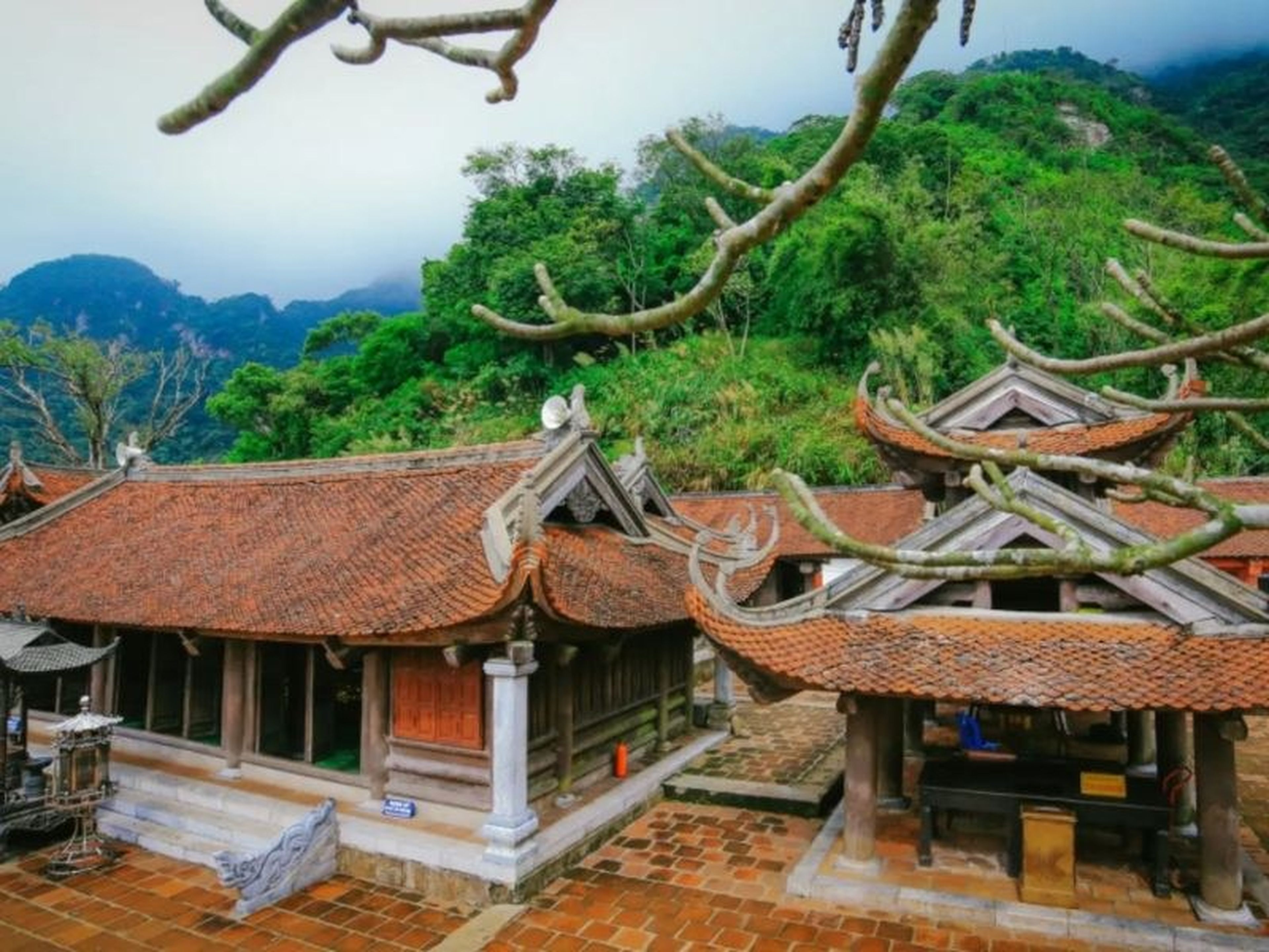 Khám phá Chùa Hoa Yên hơn 700 năm tuổi trên núi Yên Tử - Hình 1