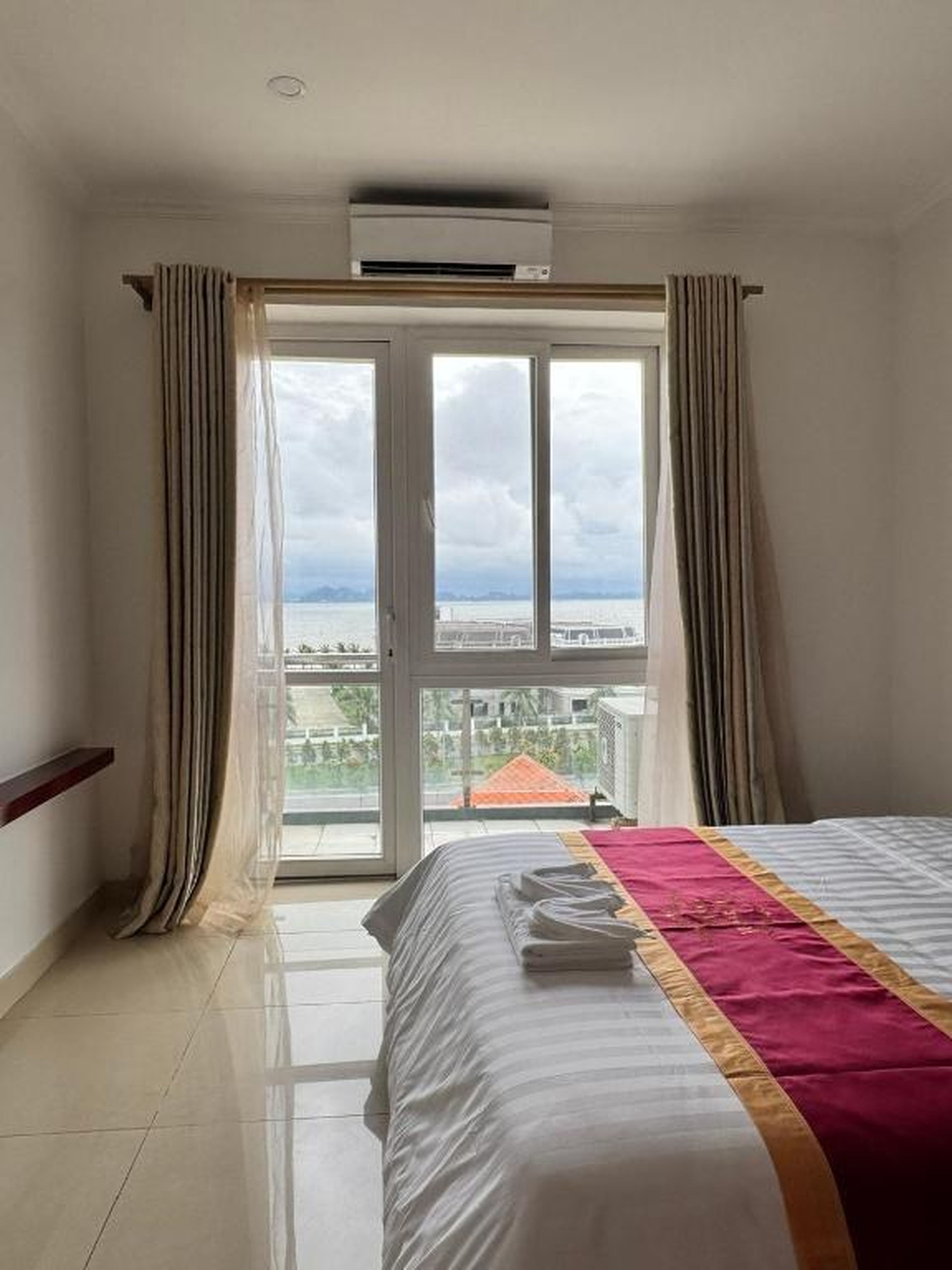 Htc regina hotel - Hình 42