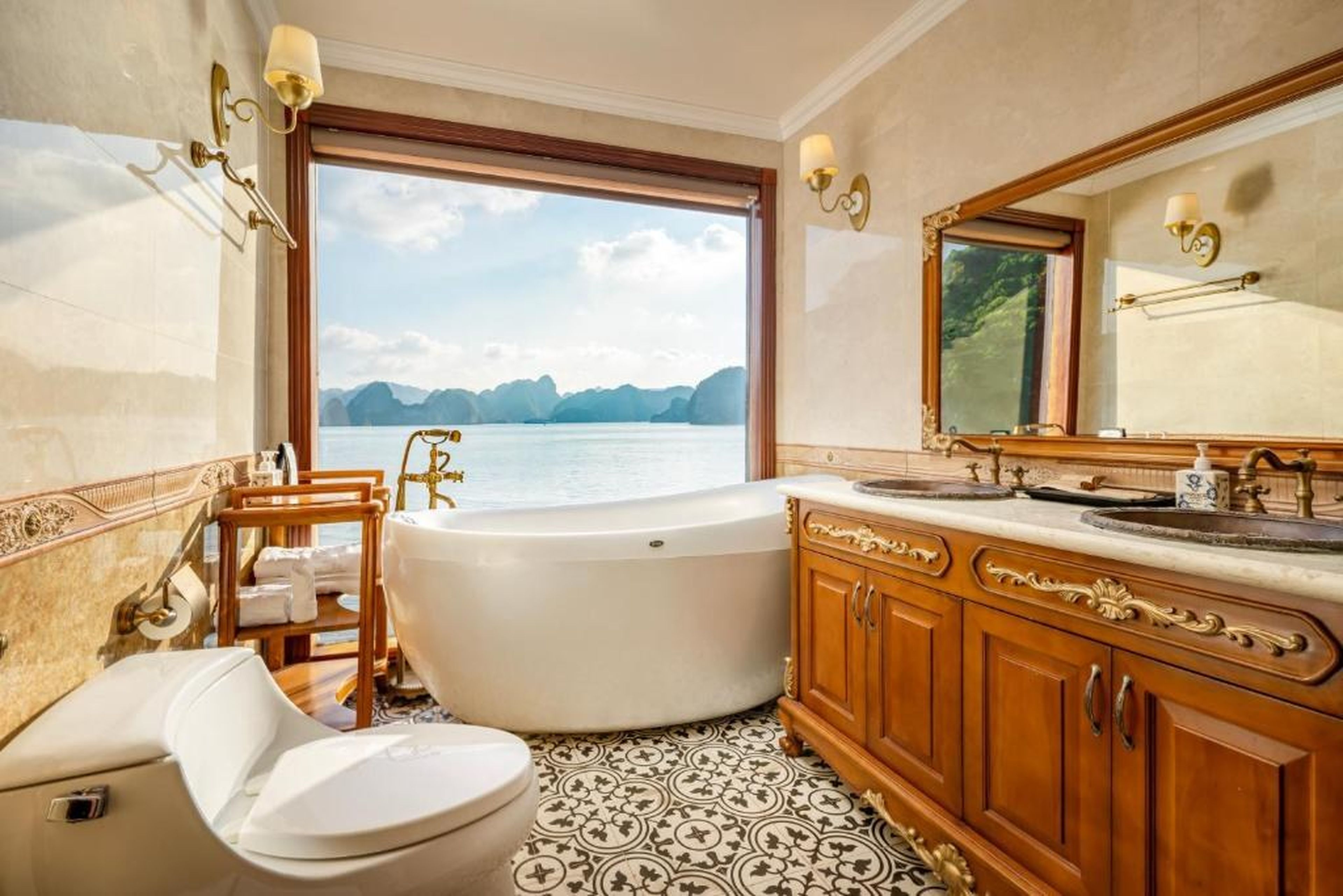 Emperor Cruises Legacy Ha Long - Hình 12