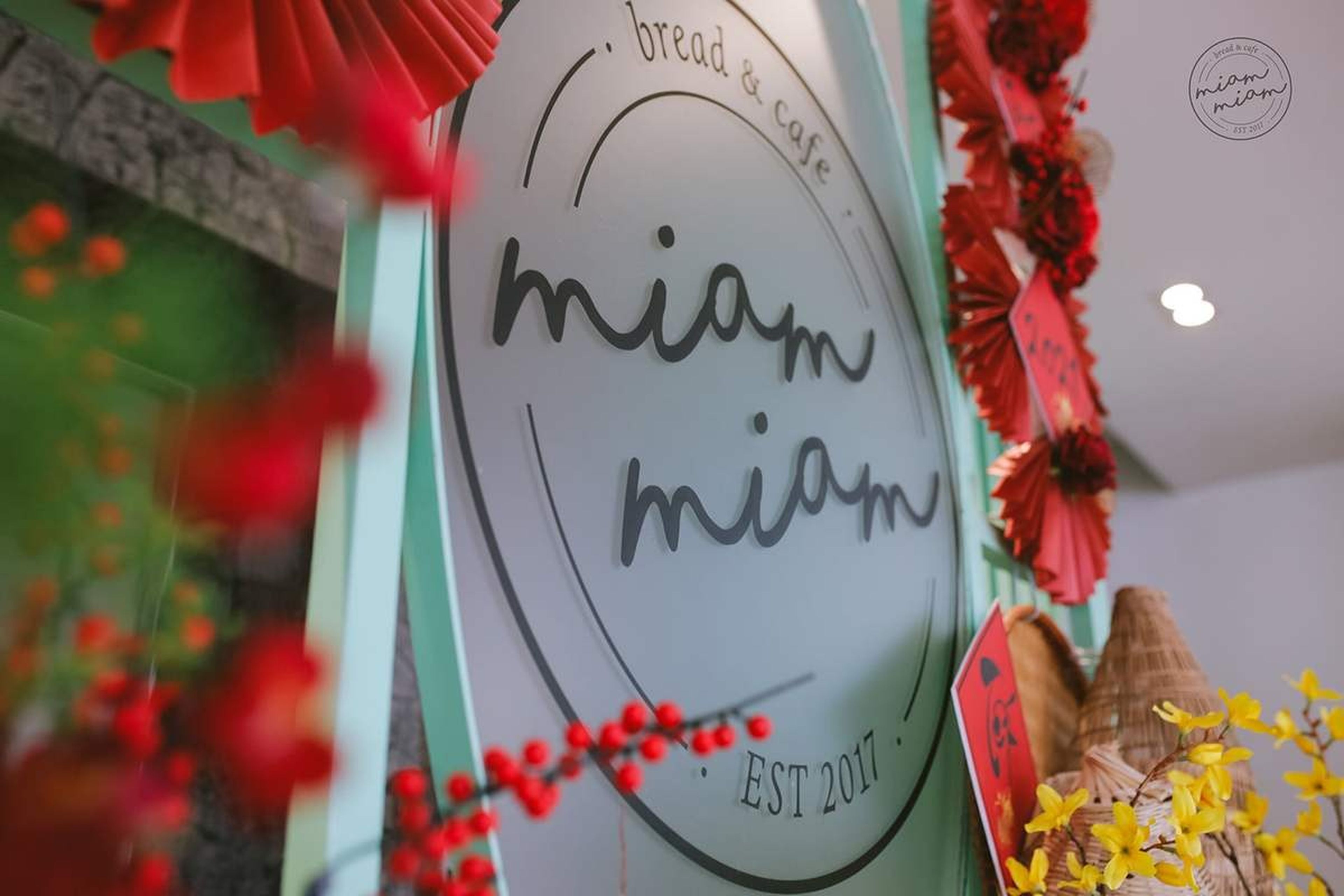 Miam Miam Bread & Cafe - Tiệm bánh trà mộng mơ - Hình 4