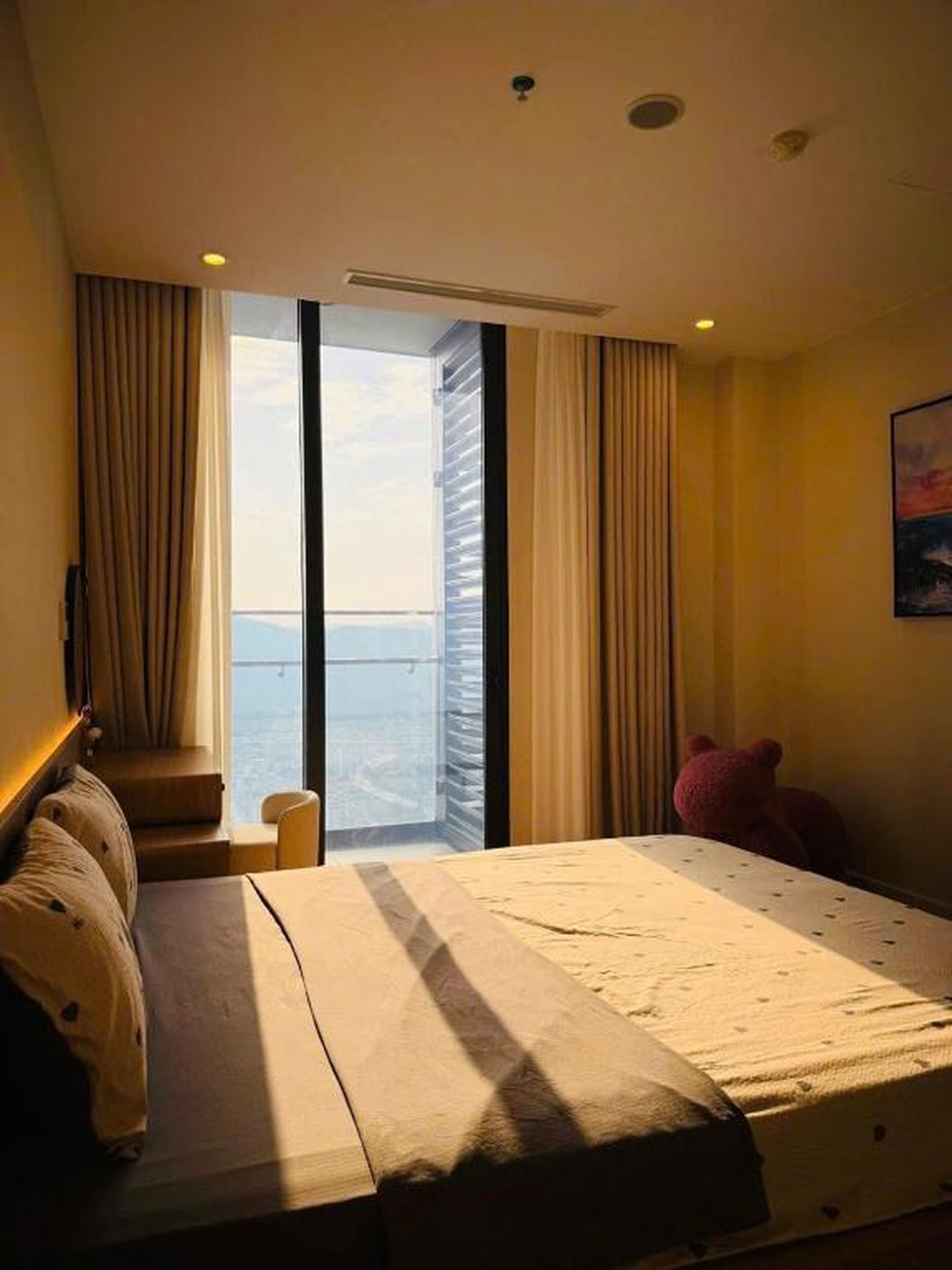 Ngân Kim homstay Hạ Long ICON 40 VIP - Hình 2