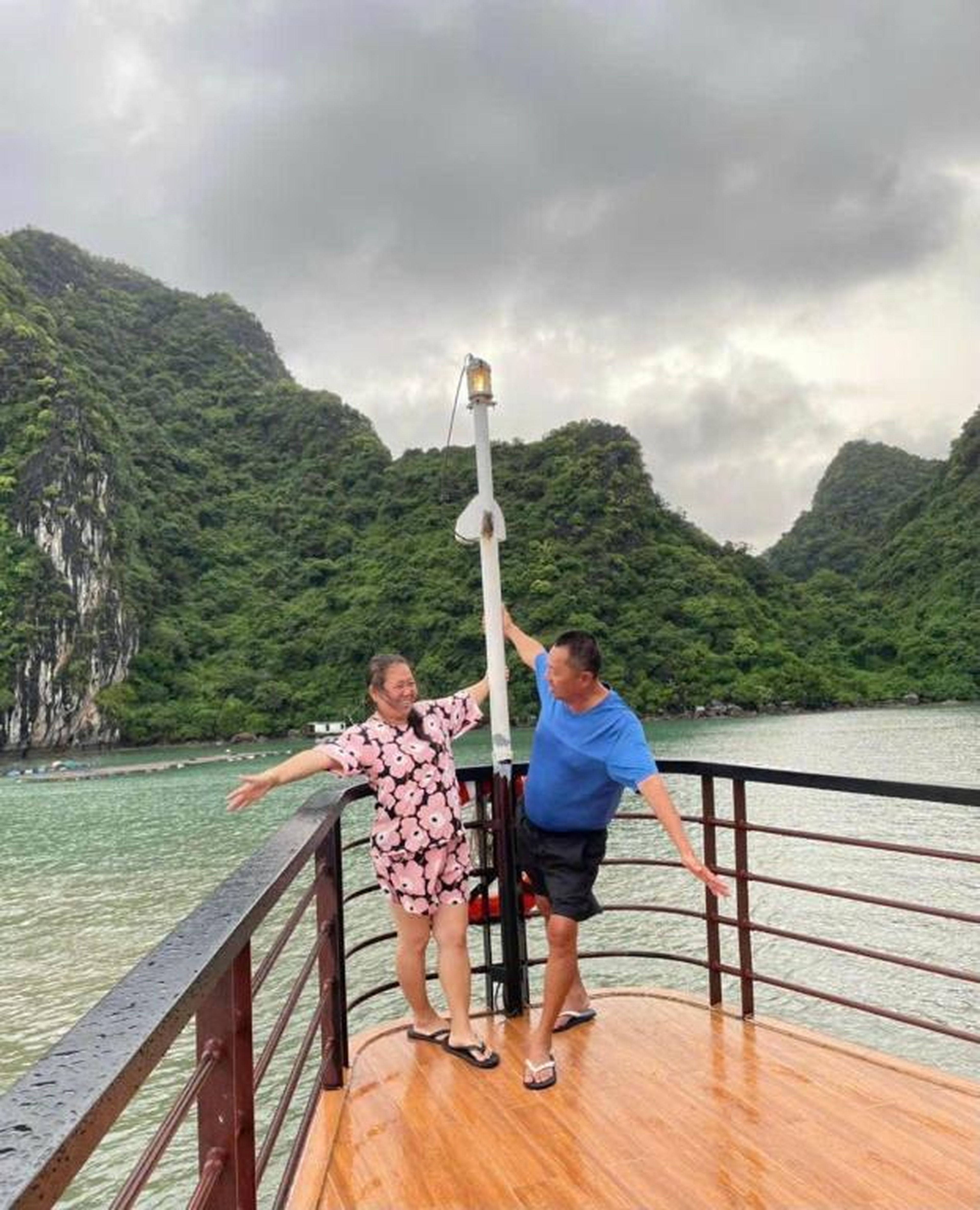 Aqua Elegance Cruise - Halong Bay by AHG - Hình 41