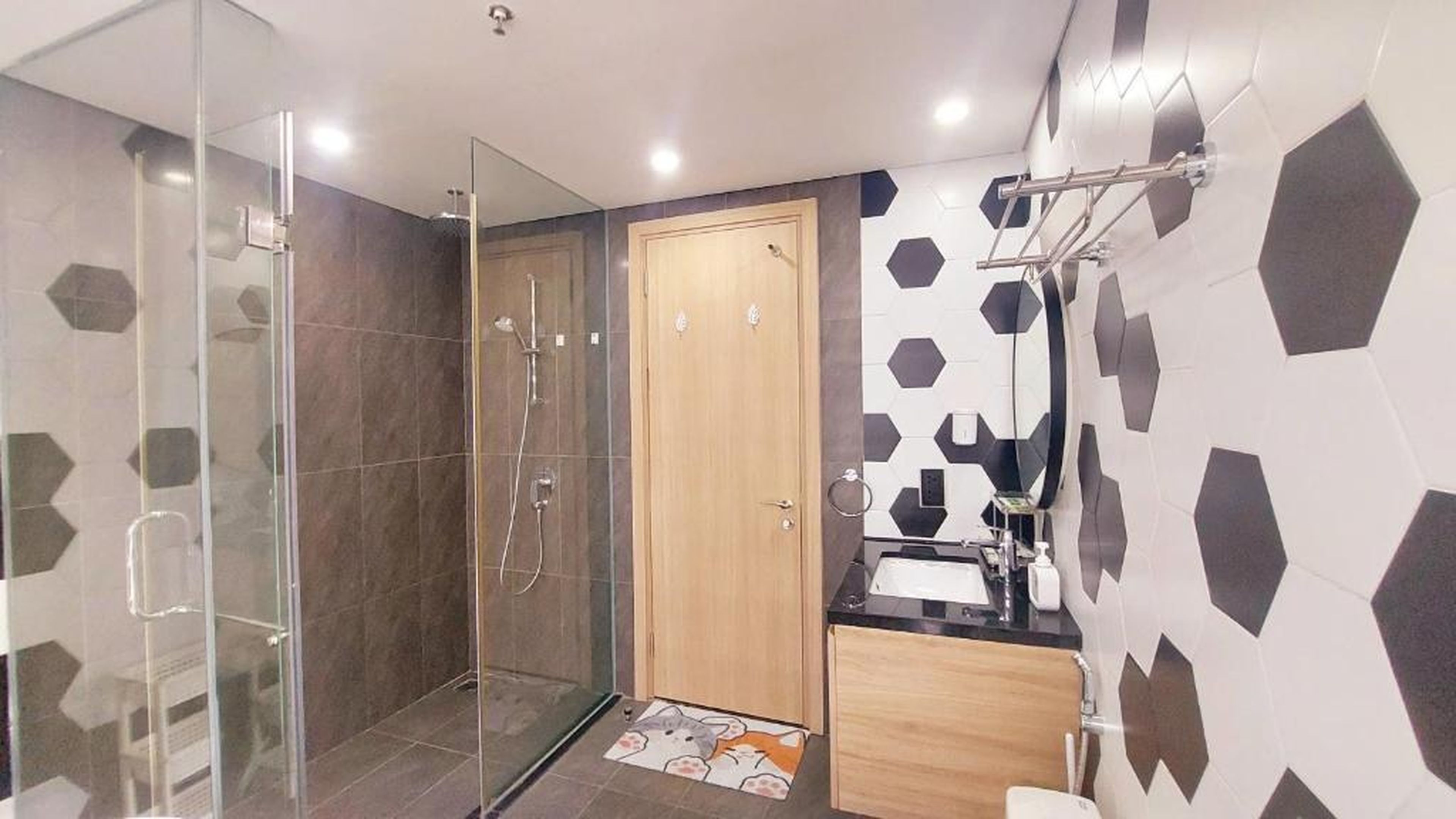 Sweet Home - Homestay apartment system at Citadines Marina Ha Long building - Hình 39