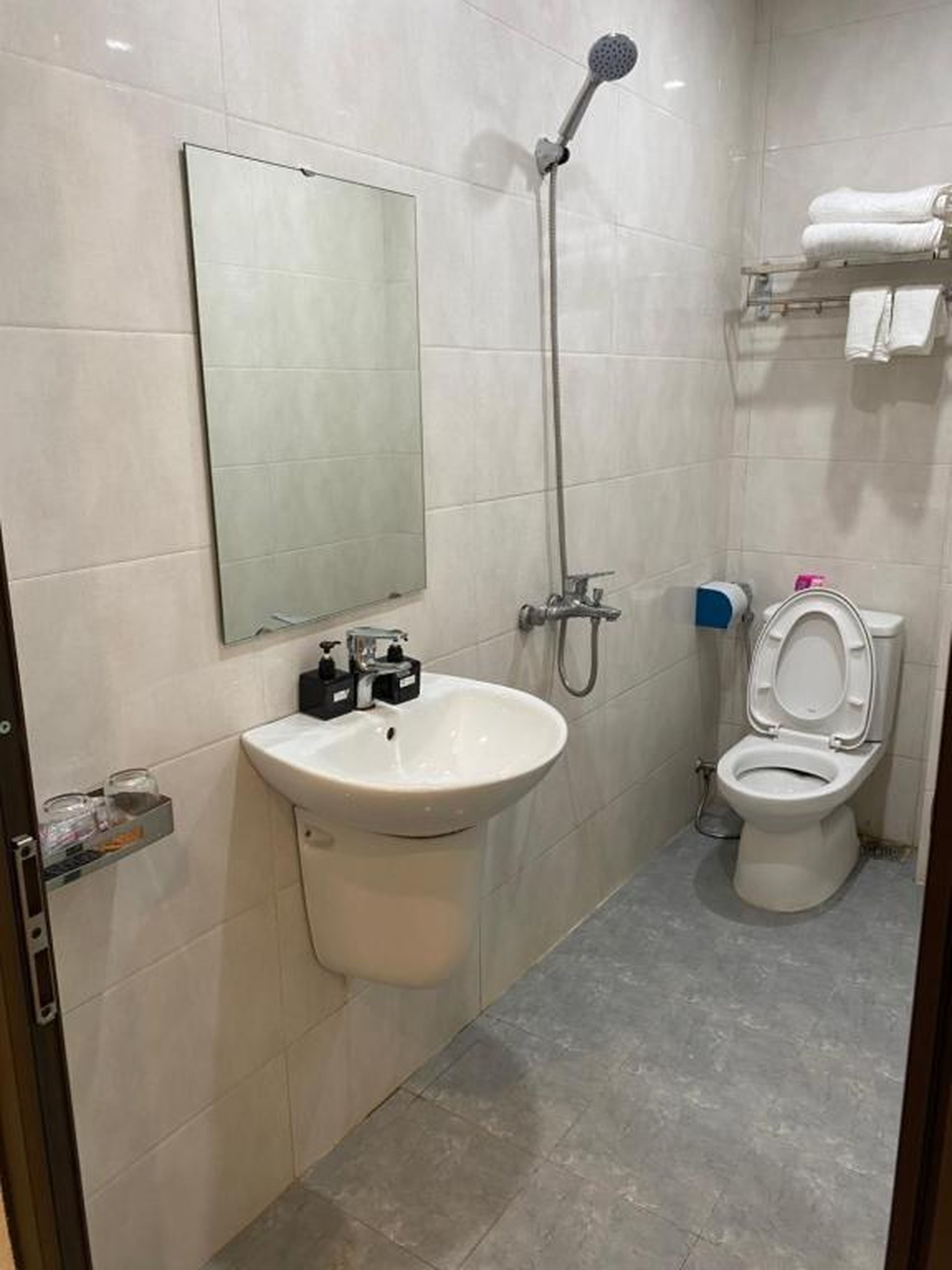 PRAHA HALONG Hotel - Hình 13