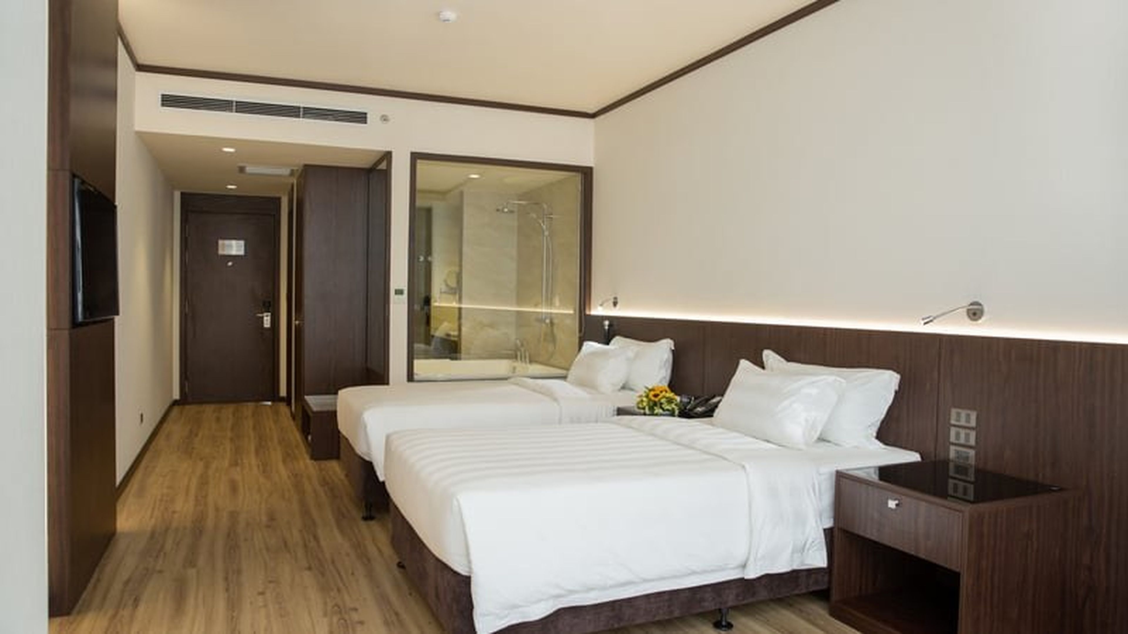 Chiêm ngưỡng trọn vẹn cầu Bãi Cháy tại khách sạn Wyndham Legend Hạ Long - Hình 12