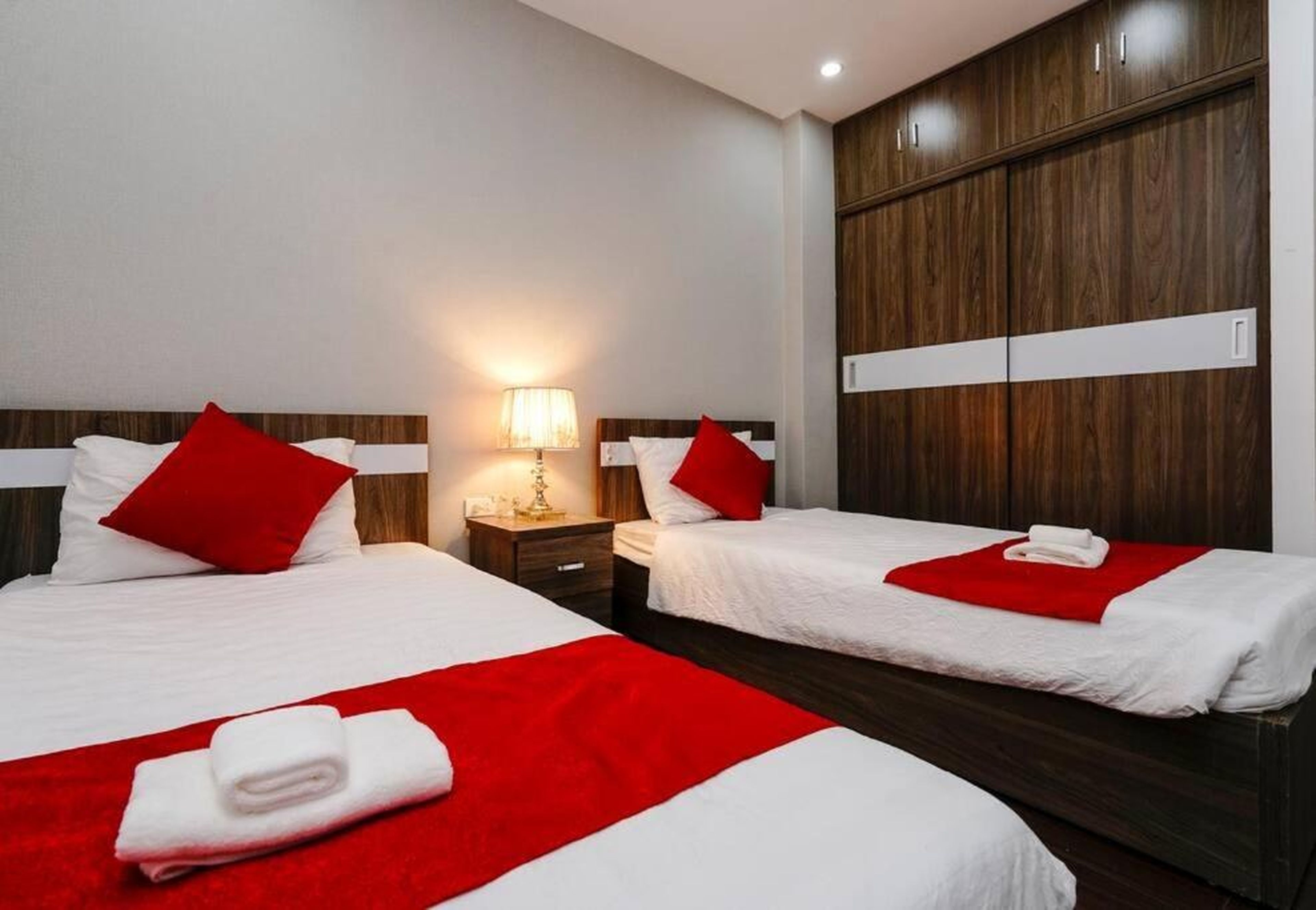 *Ha Long Homestay @ Sunrise Apartment- 4 BR - Hình 11