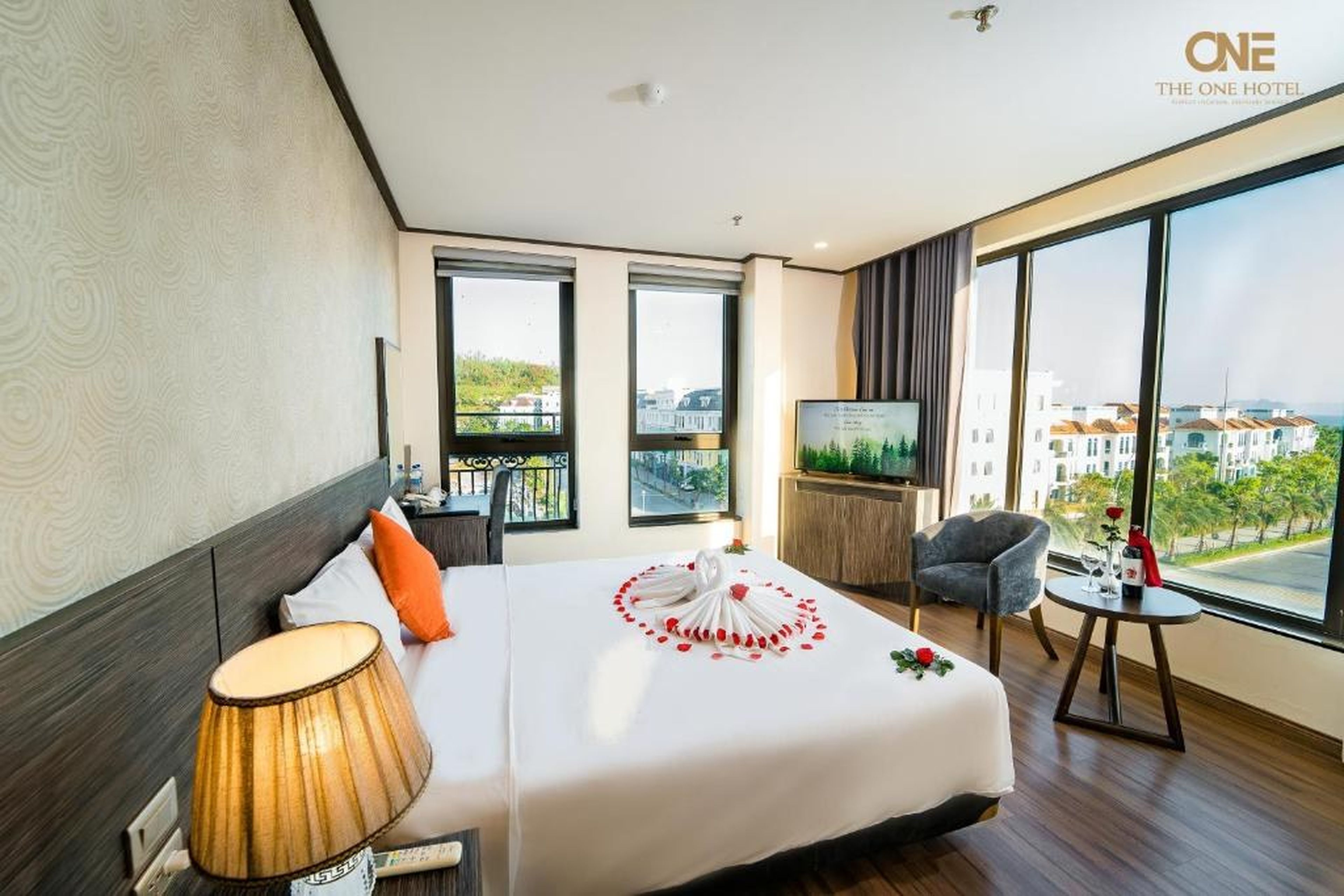 The One Ha Long Hotel - Hình 8