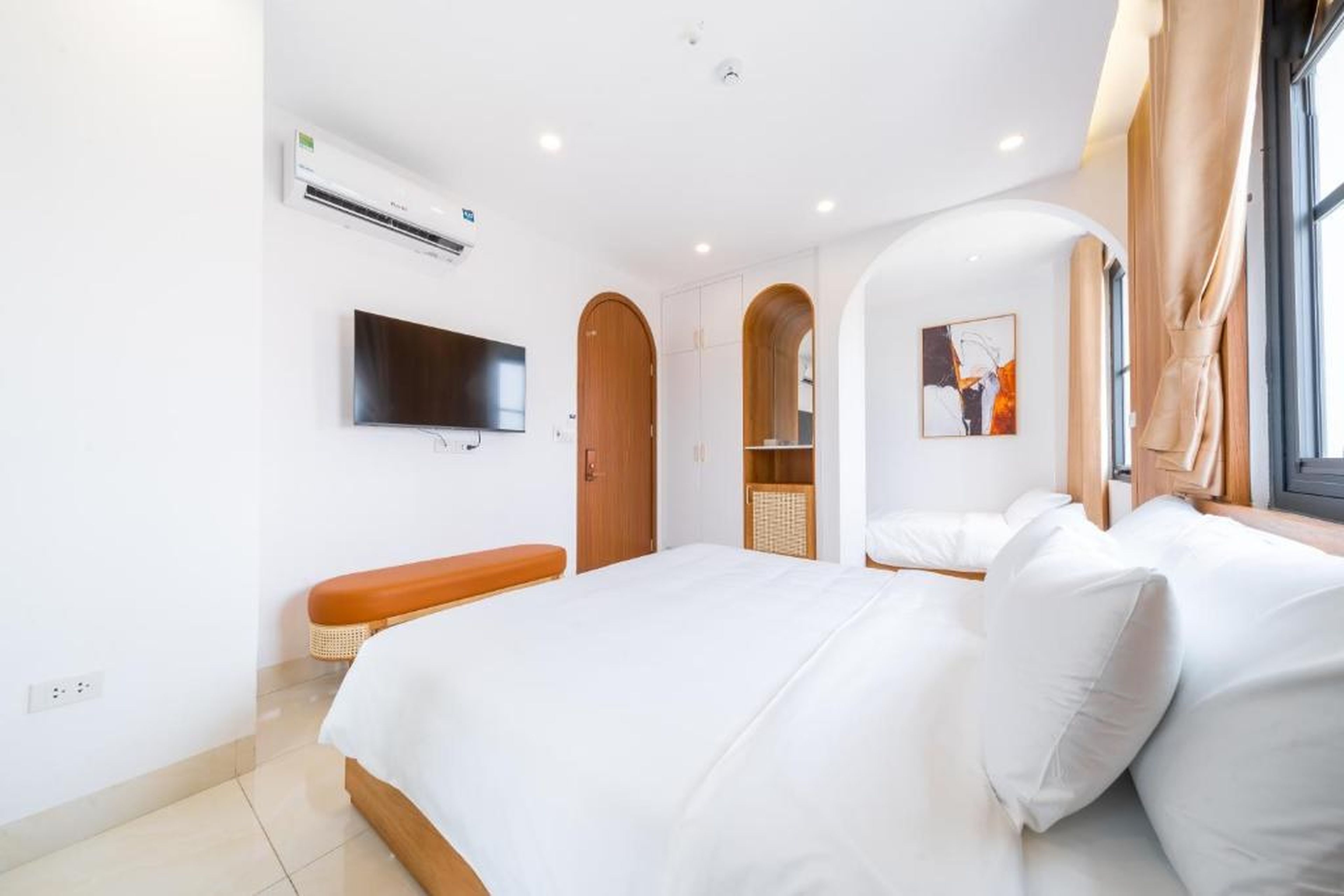Azure Bay Hotel - Hình 10