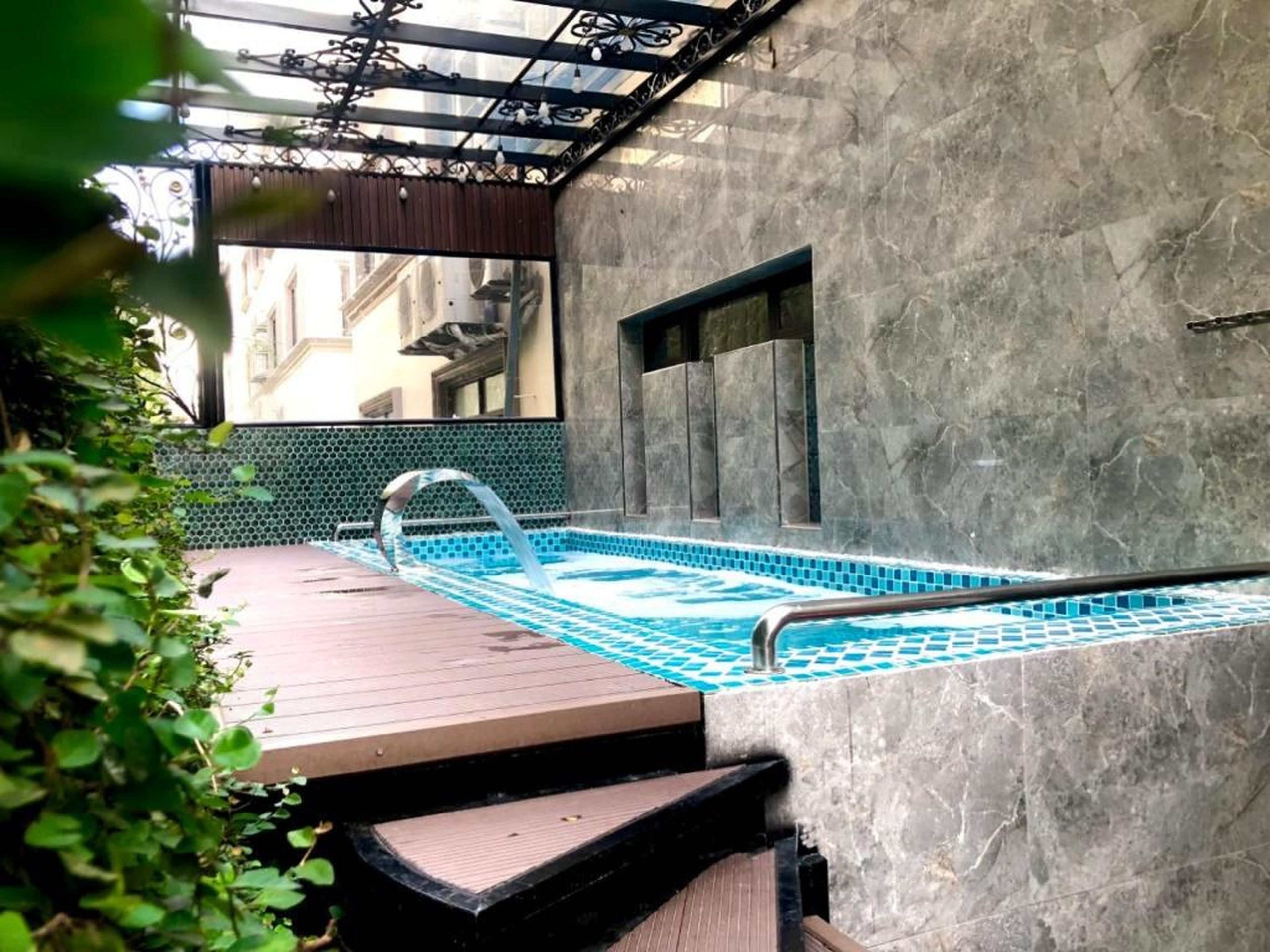 BBQ Hostel Ha Long 2 - Hình 12