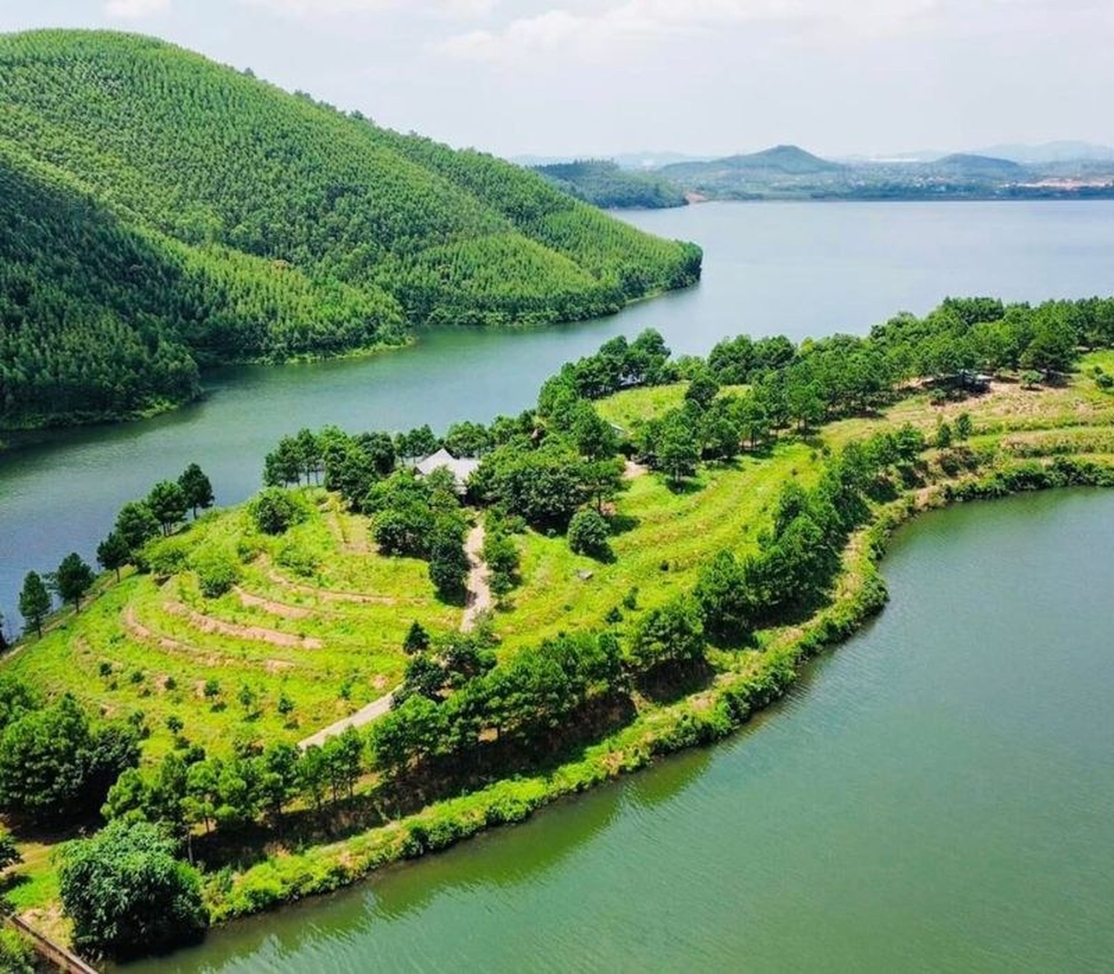 Hồ Khe Chè Quảng Ninh: Điểm du lịch sinh thái lý tưởng dịp cuối tuần - Hình 7