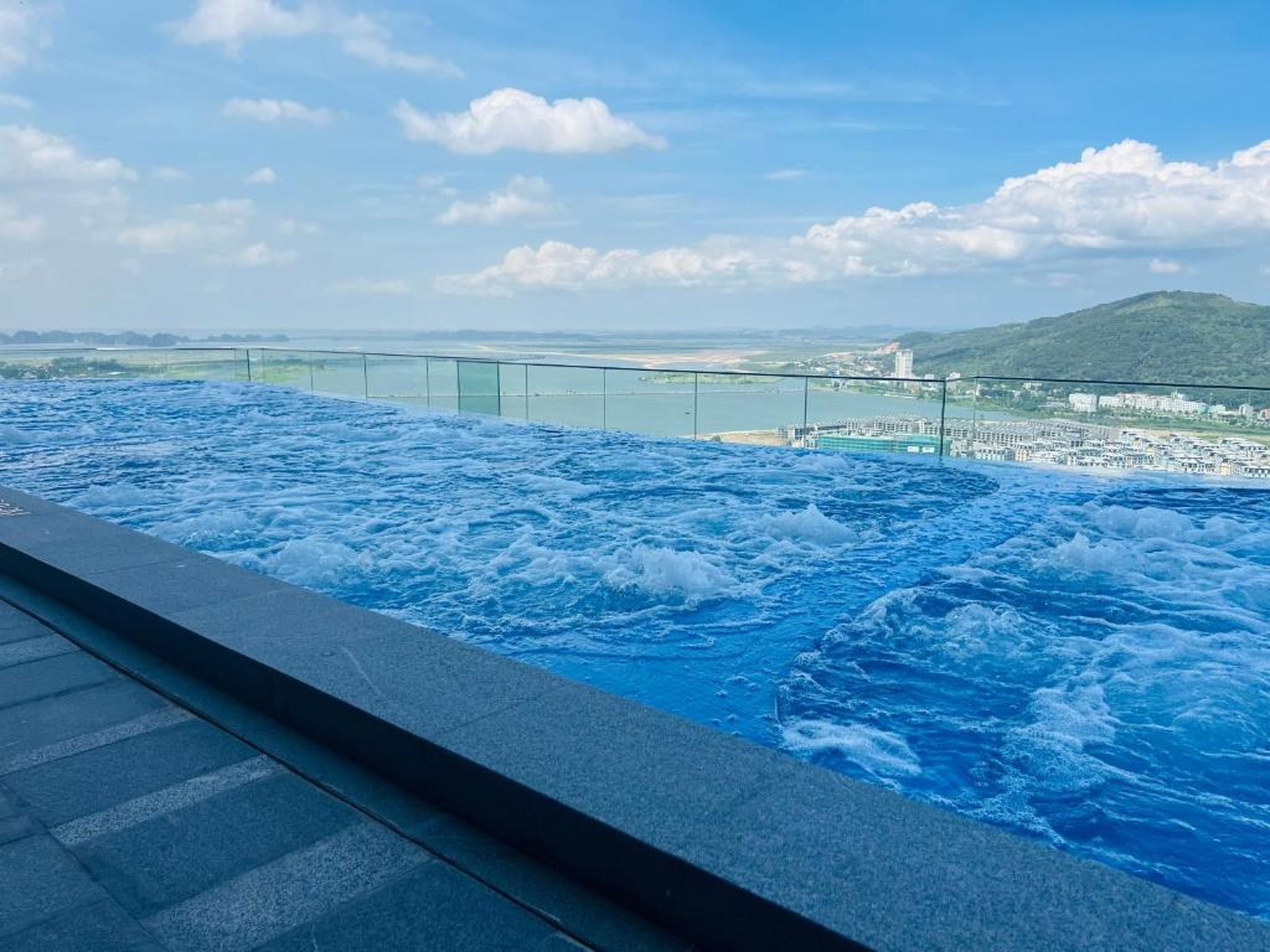 Panoramic sea homestay - Hình 32