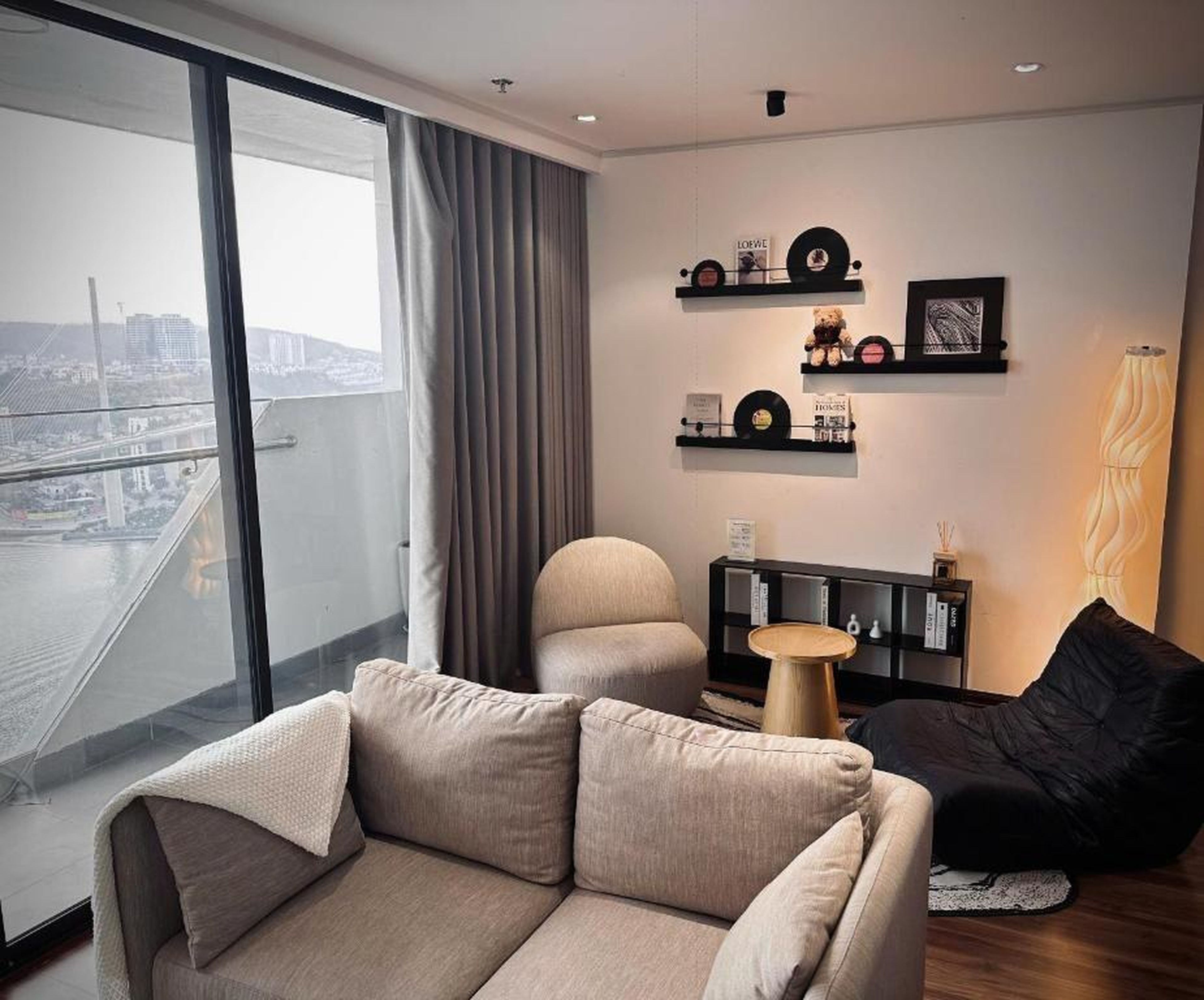 Apartment on 20th & 31st floor, Bai Chay Bridge & Ha Long Bay view - Hình 29