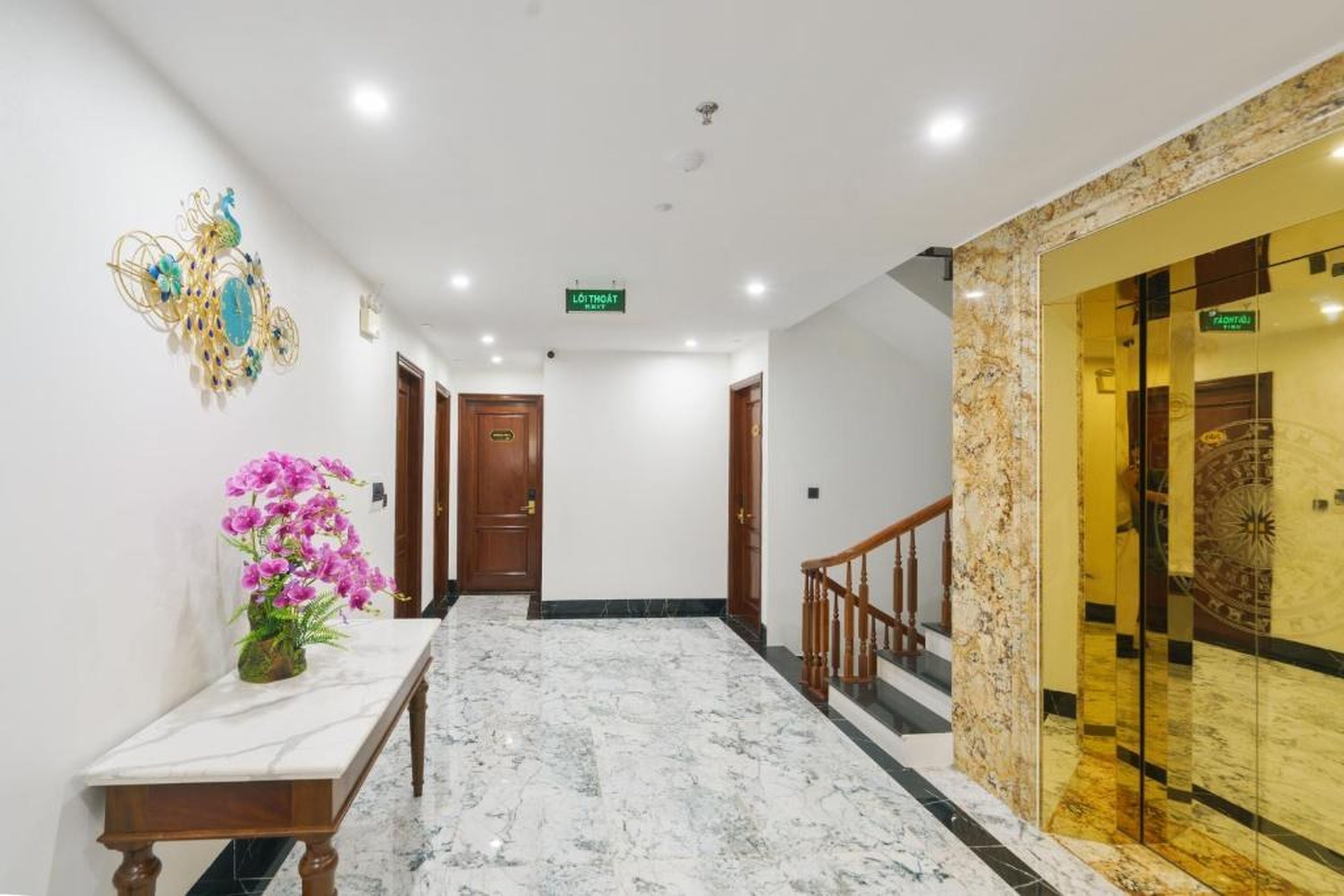 The Enchanted Ha Long Hotel - Bai Chay Beach - Hình 31