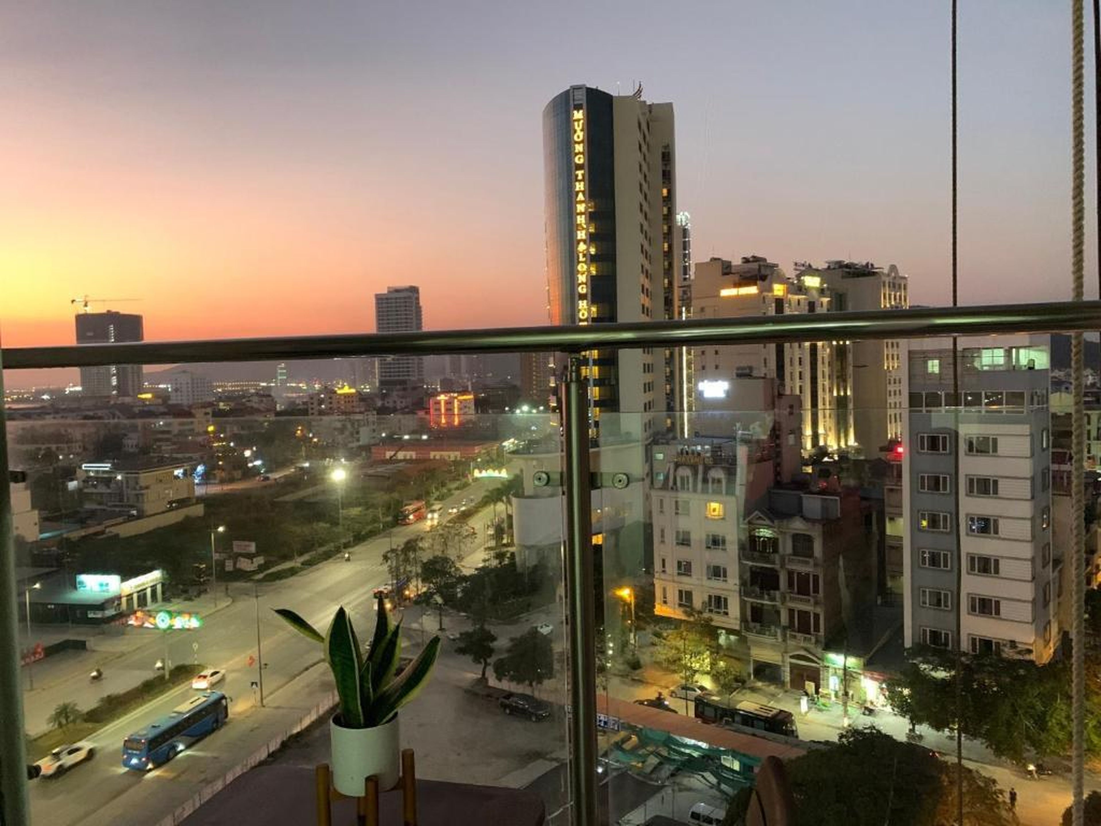BunHomestay ☆ SEA-View BEDROOM 3BR/apt☆Netflix+Pool☆Near Harbour - Hình 24