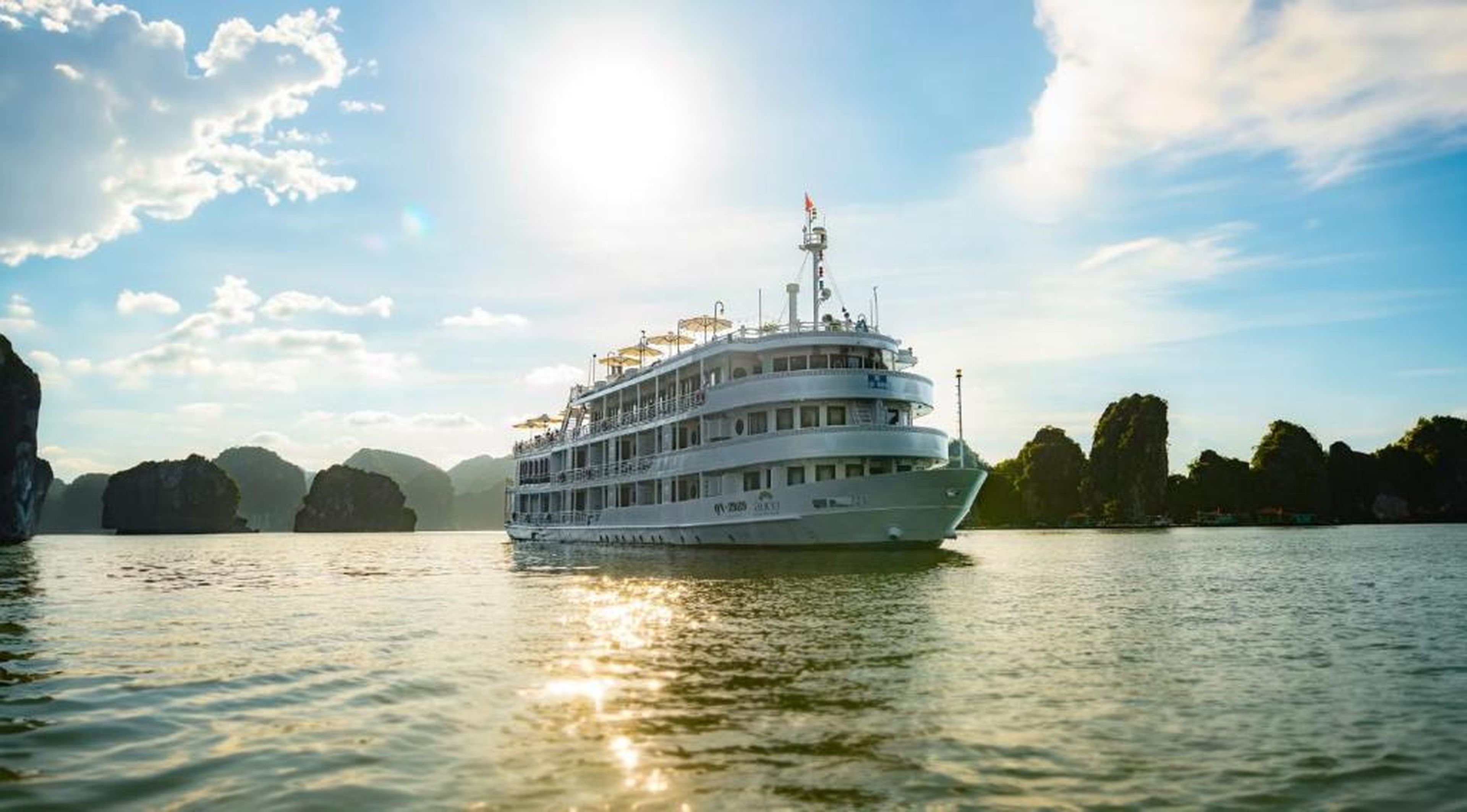 The Au Co Cruise - Longest Cruise 2 Bays - Hình 4