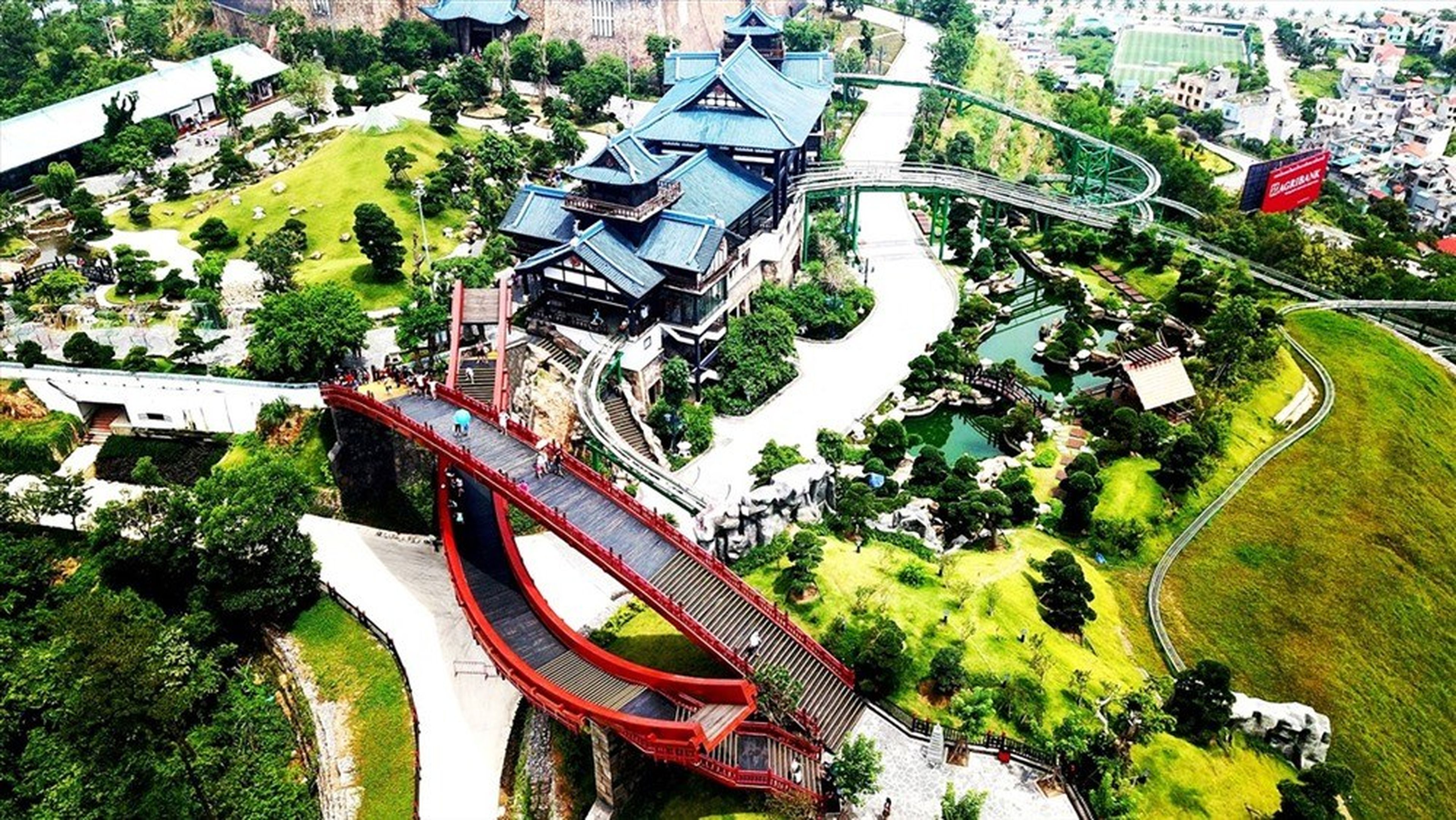 Check-in quên lối về ở cầu Koi Hạ Long - Hình 7