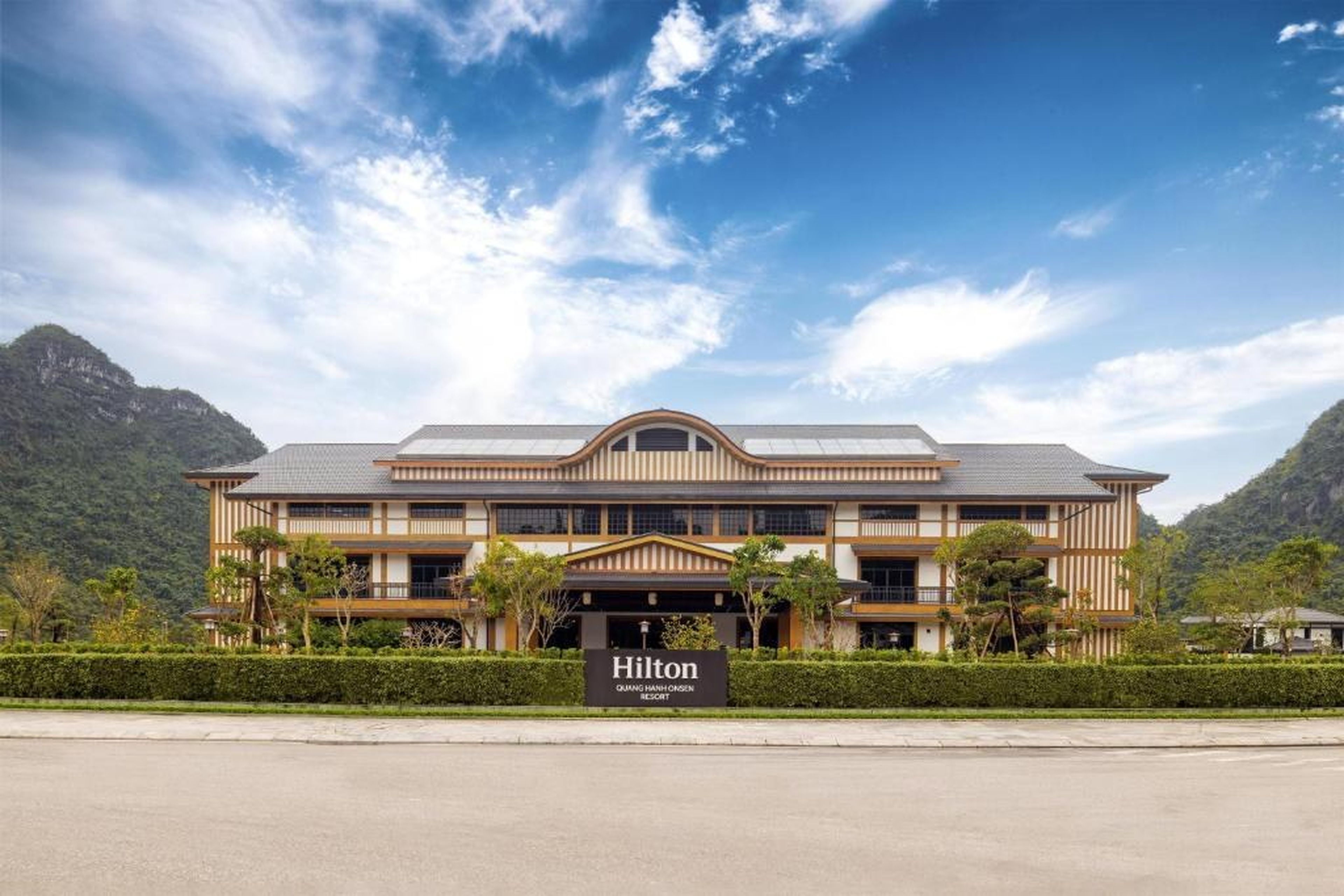 Hilton Quang Hanh Onsen Resort - Hình 2