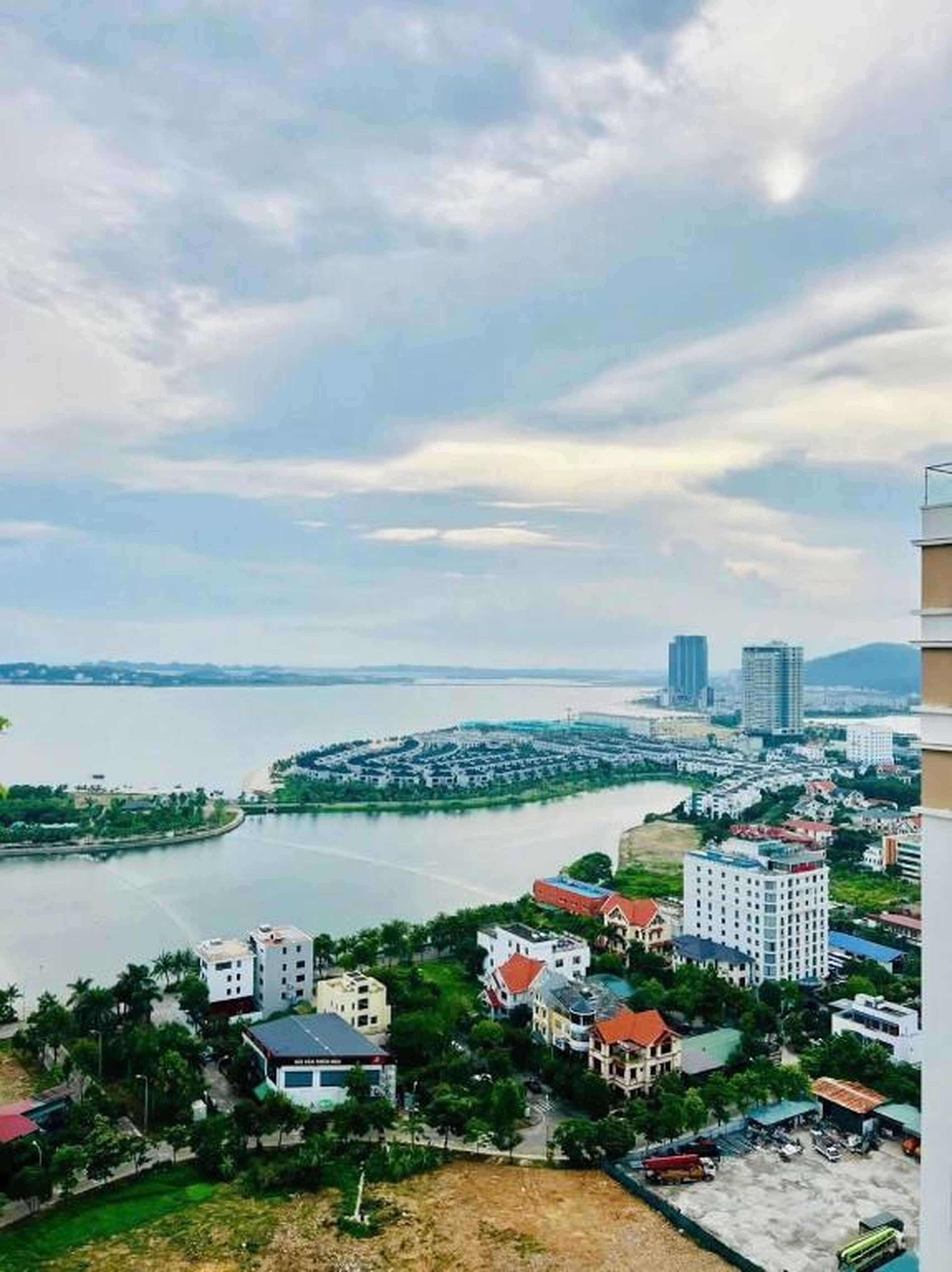 2BR Luxury Apt, Sea View, Heart of Bai Chay - Hình 22