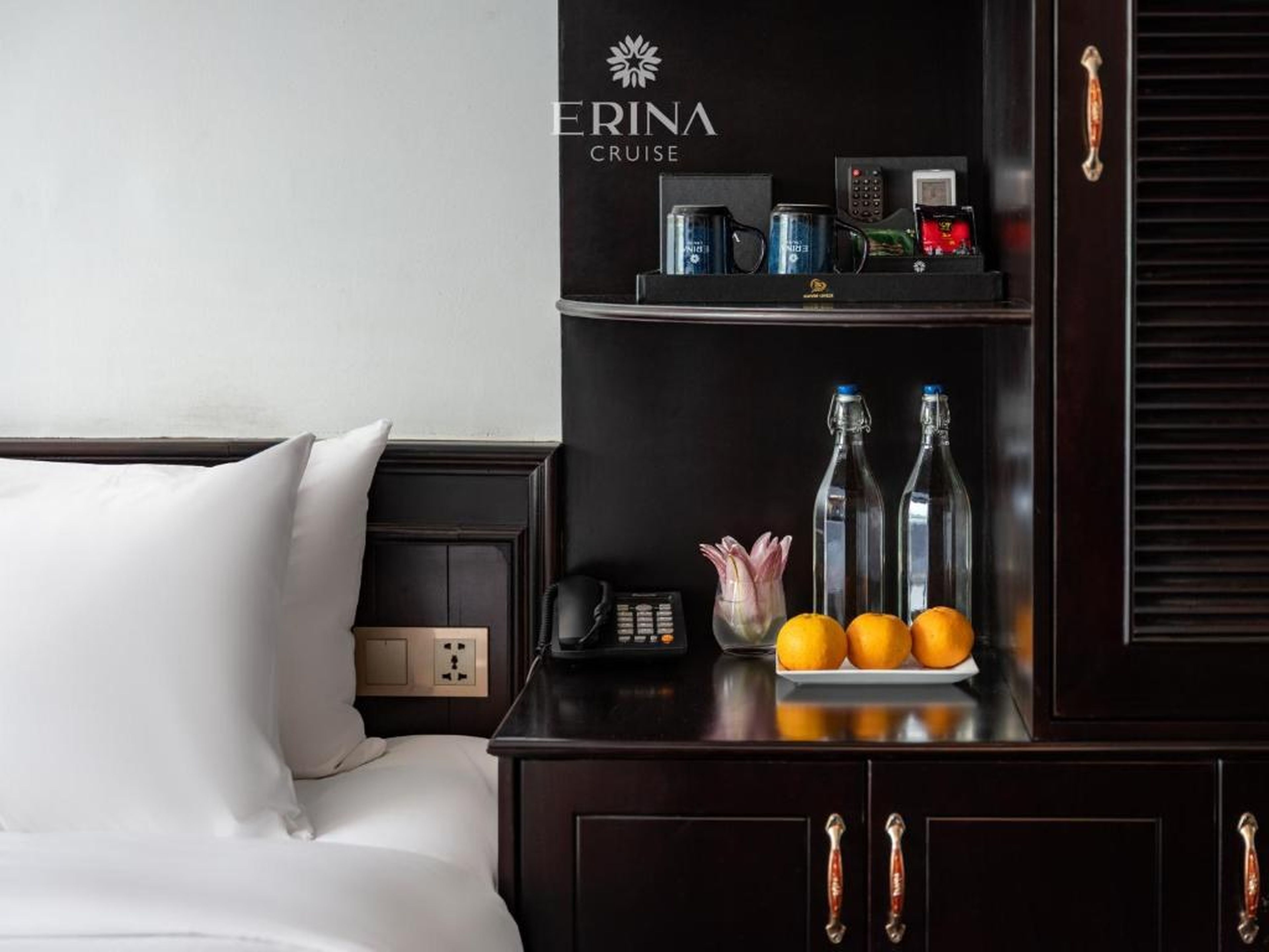 Erina Cruise - Hình 41
