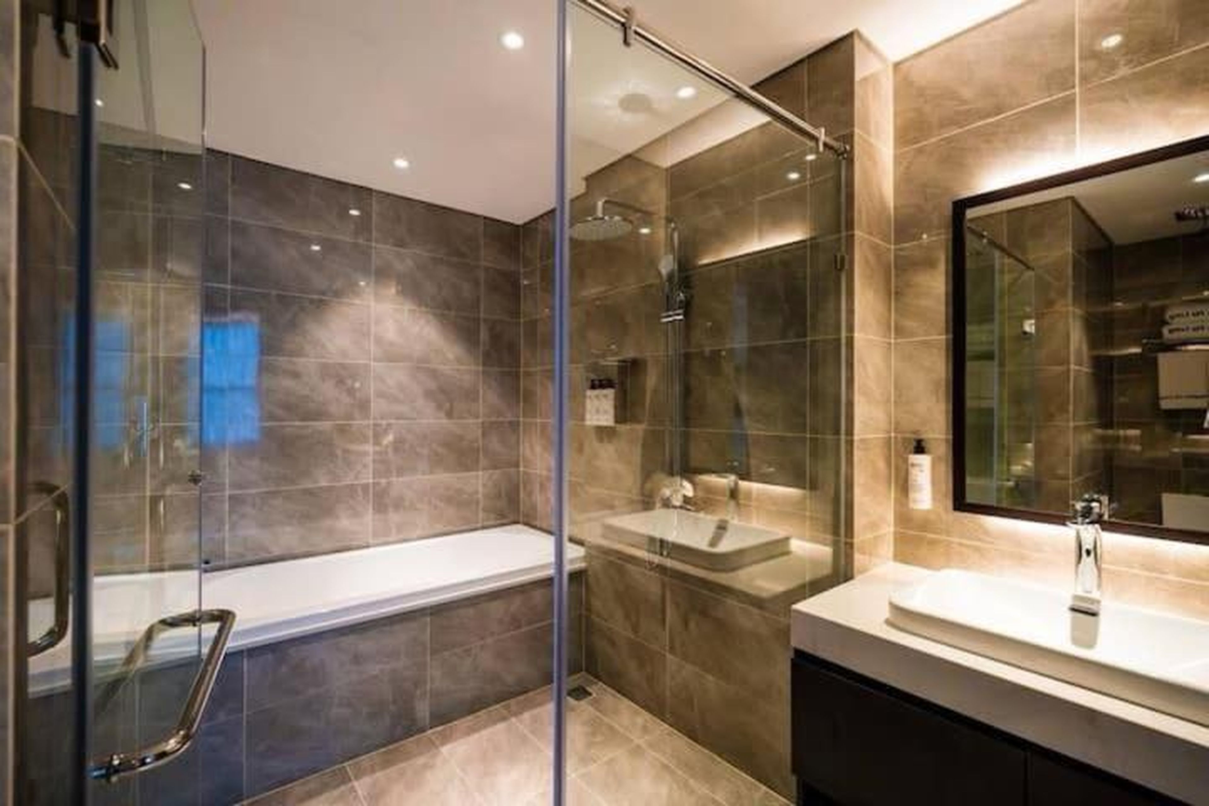 Sapphire Ha Long Luxury Apartment 1108 - Hình 39