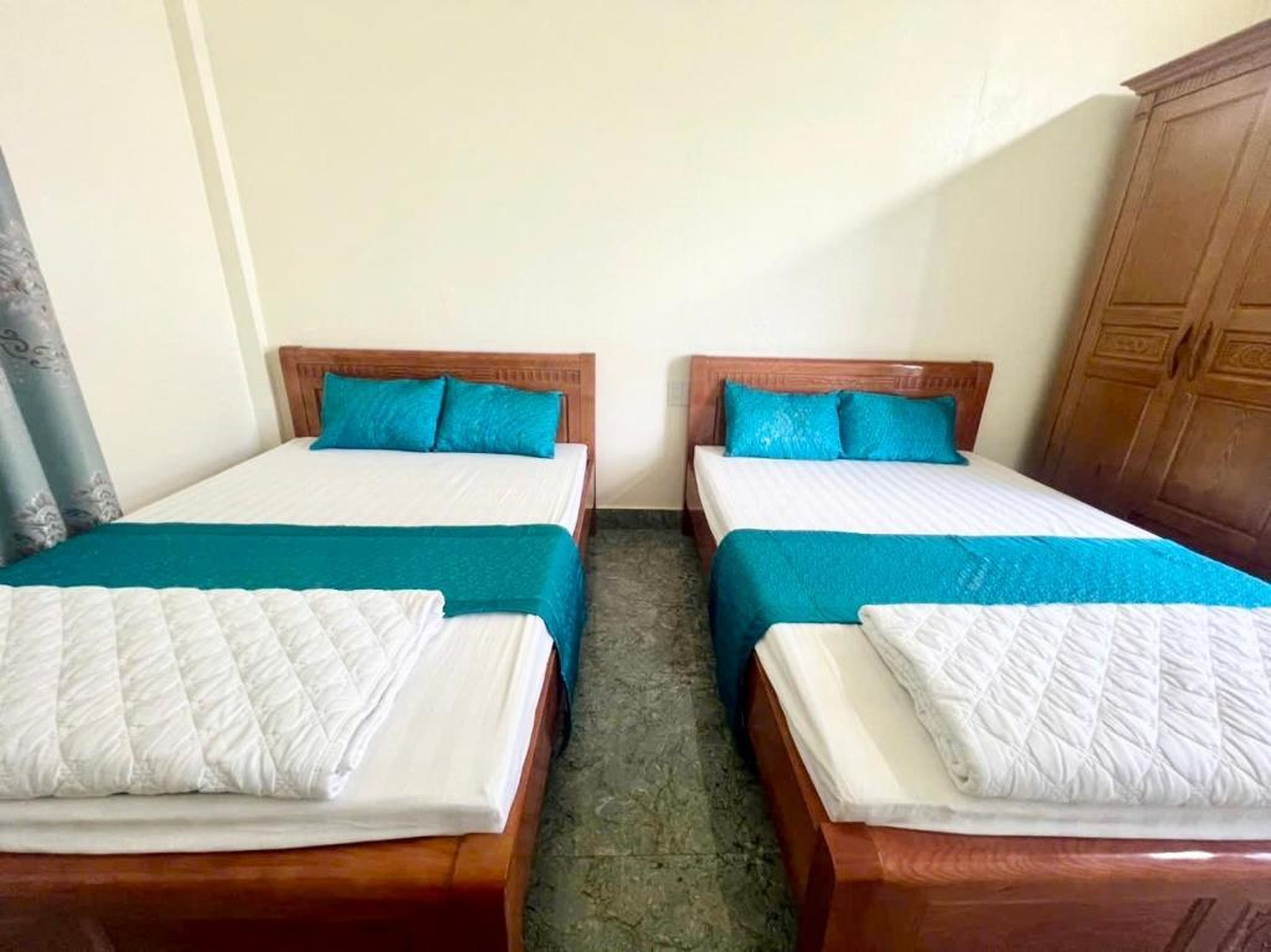 Nhà nghỉ Vân Hải - Phố đi bộ Quan Lạn - Hình 5