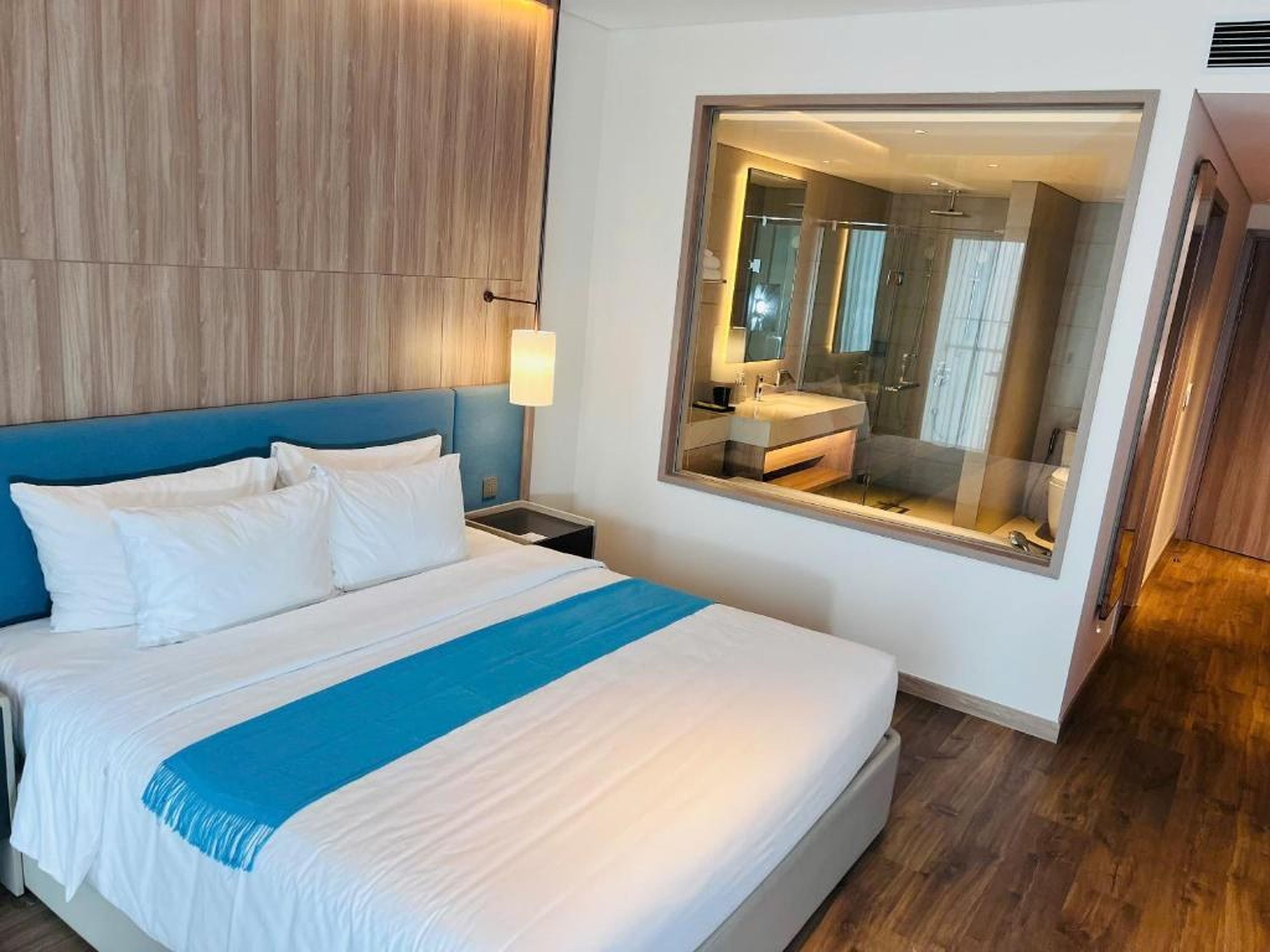 A La Carte Ha Long Apartments by Kevin & Anna - Hình 2