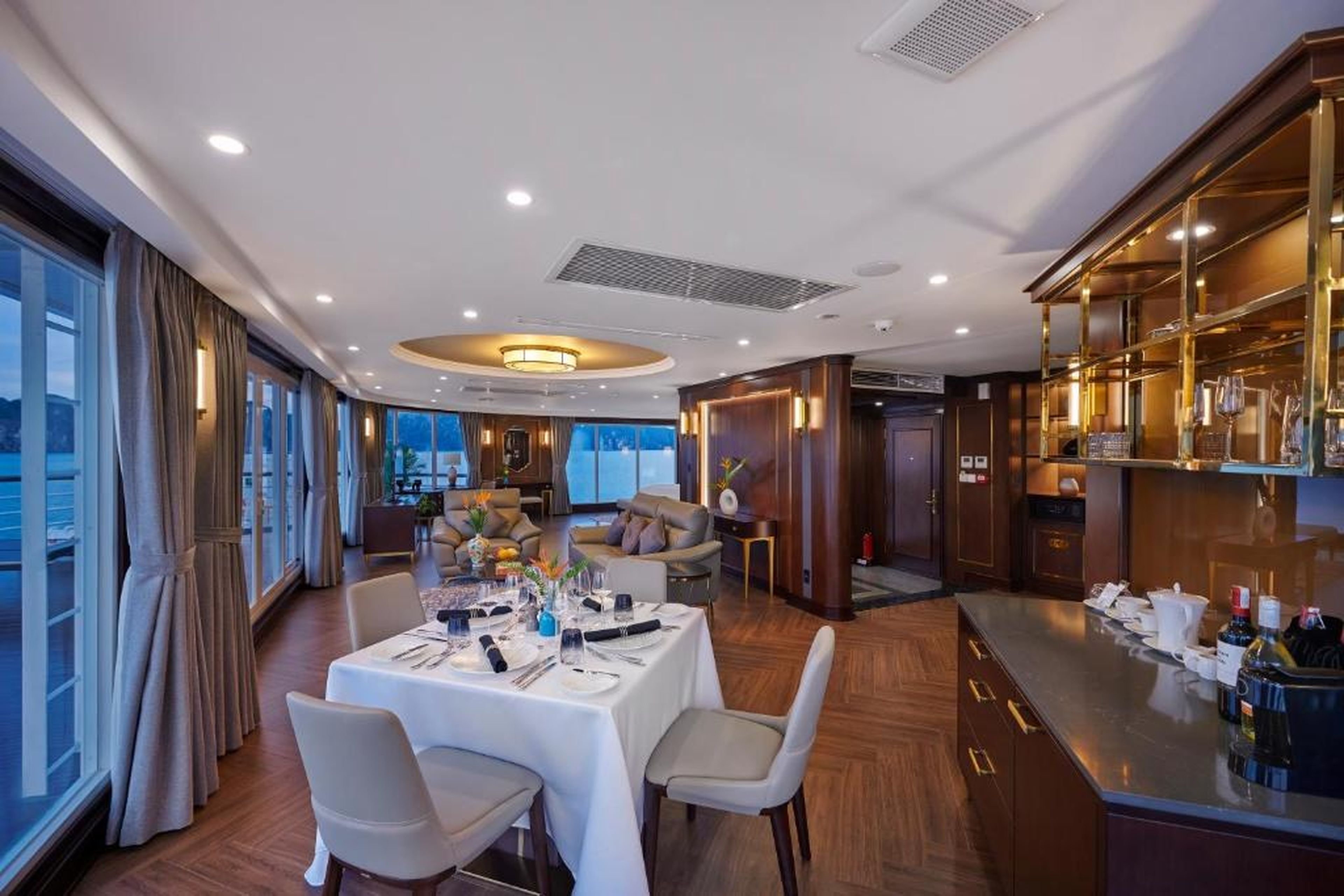 Paradise Legacy Cruise Halong - Hình 26