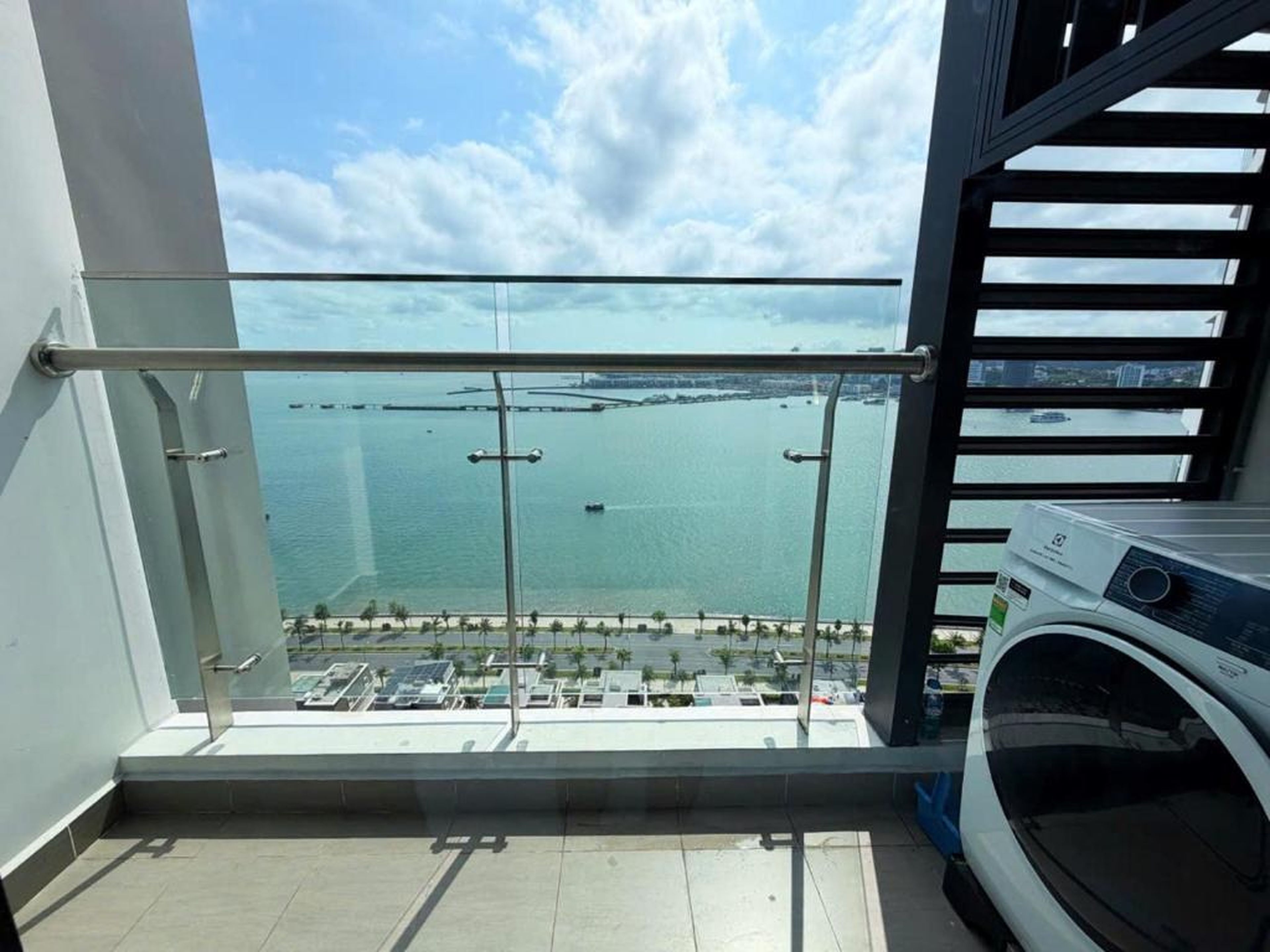 Sapphire Ha Long Apartment - Sea View - Hình 38