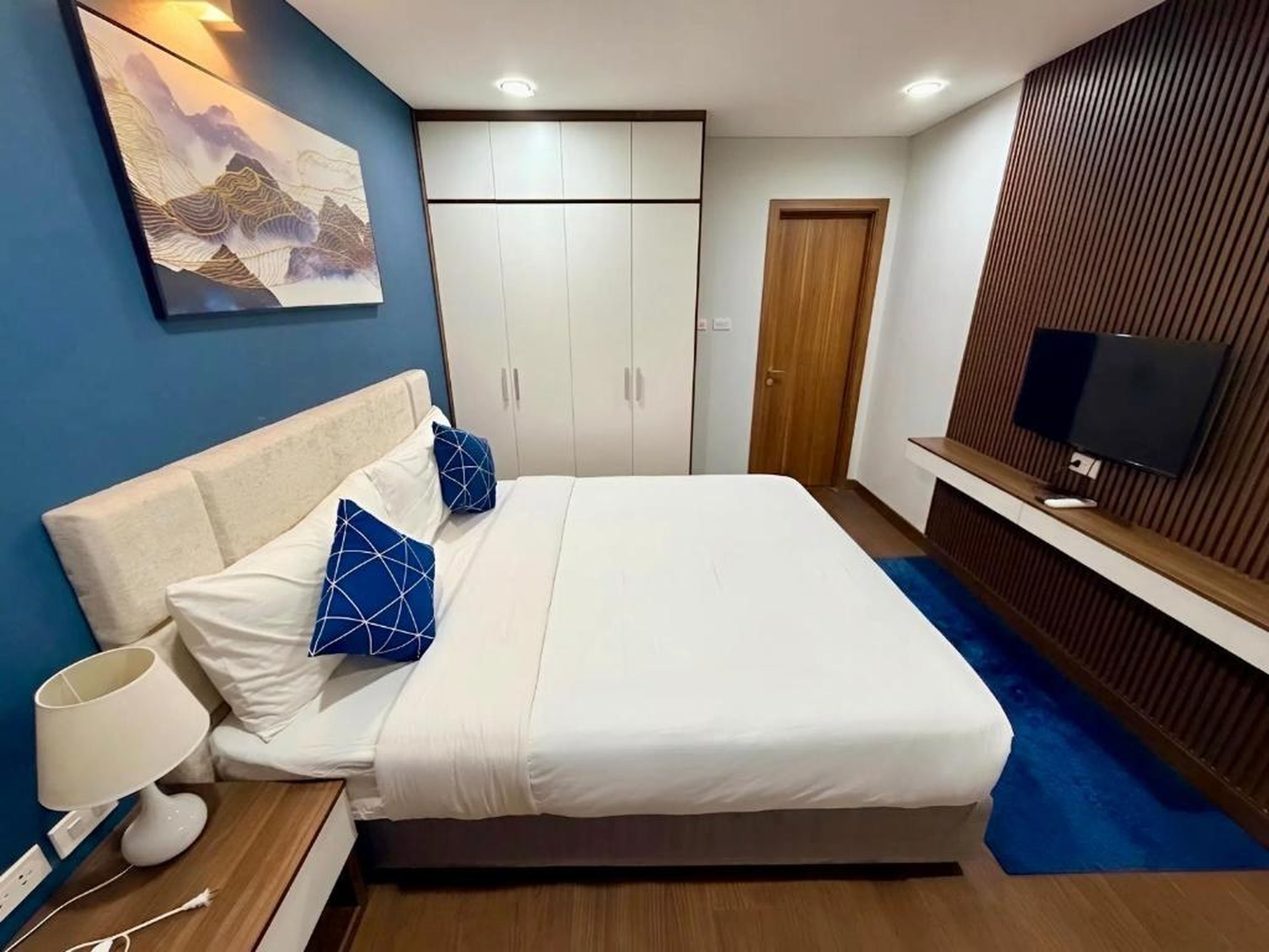 Spacious 2BR Apartment in Hon Gai Center, Ha Long - Hình 31