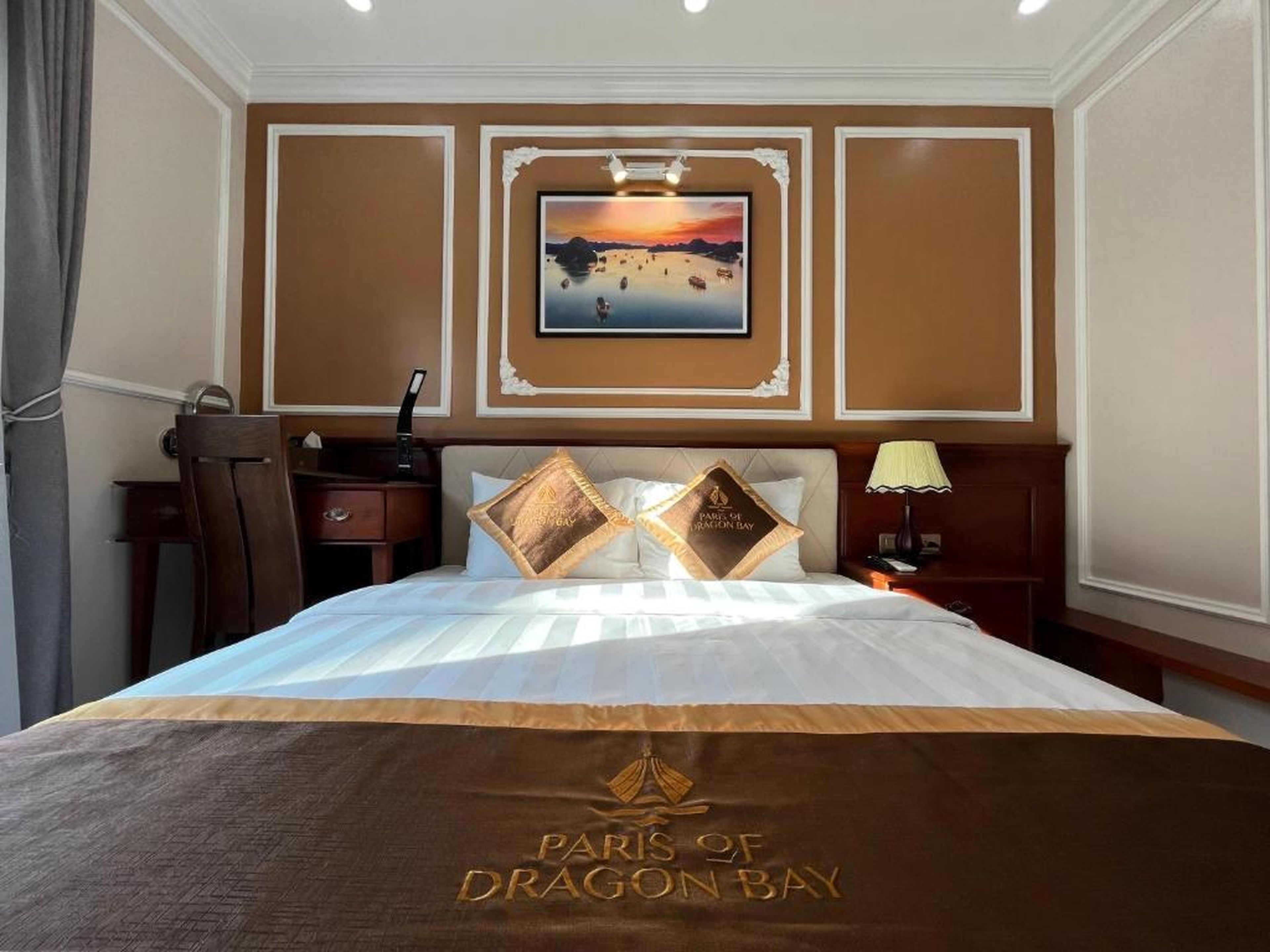 Paris Of Dragon Bay - Hình 24