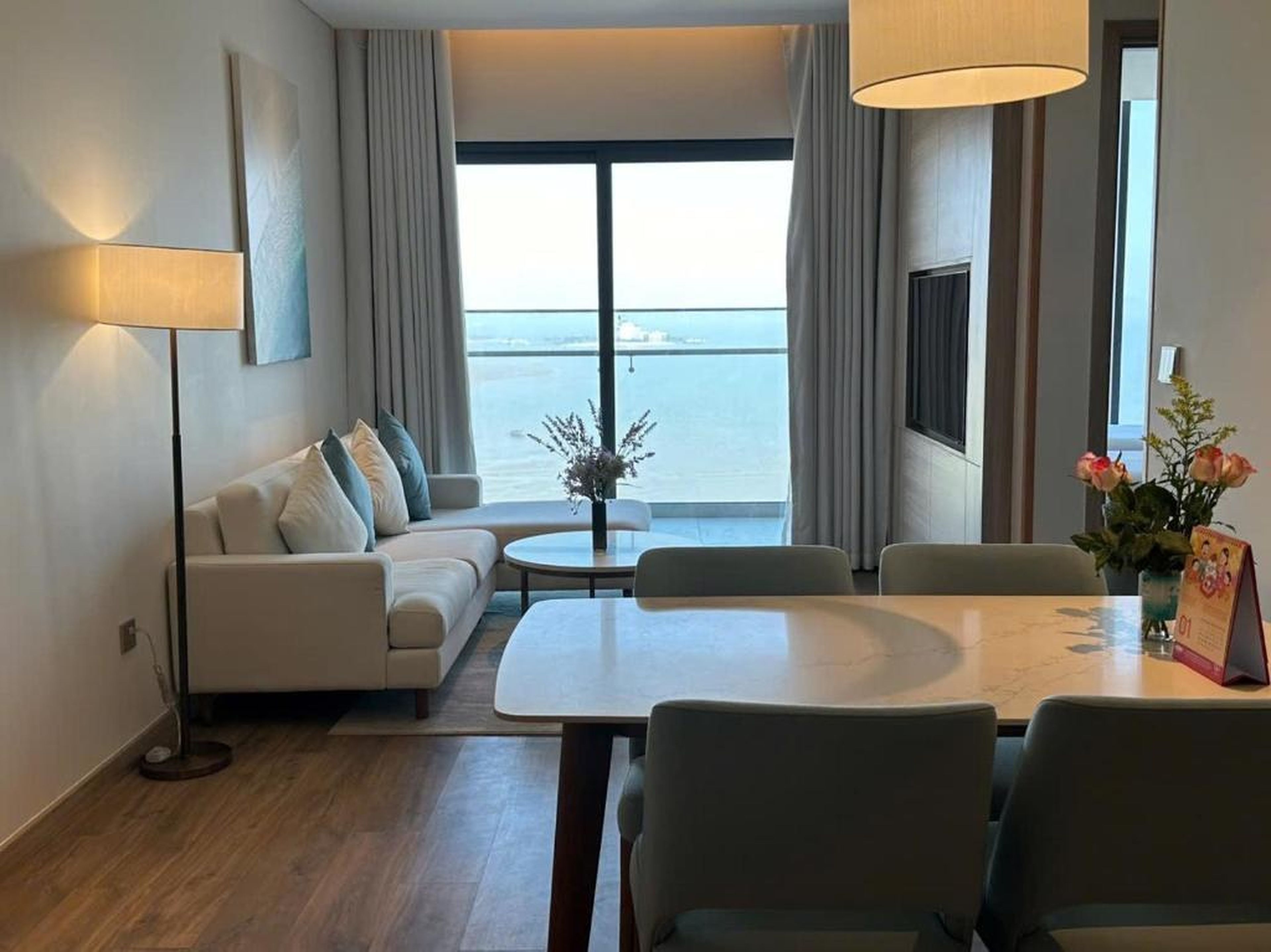 A La Carte Ha Long Bay - Sea View Apartment - Hình 29