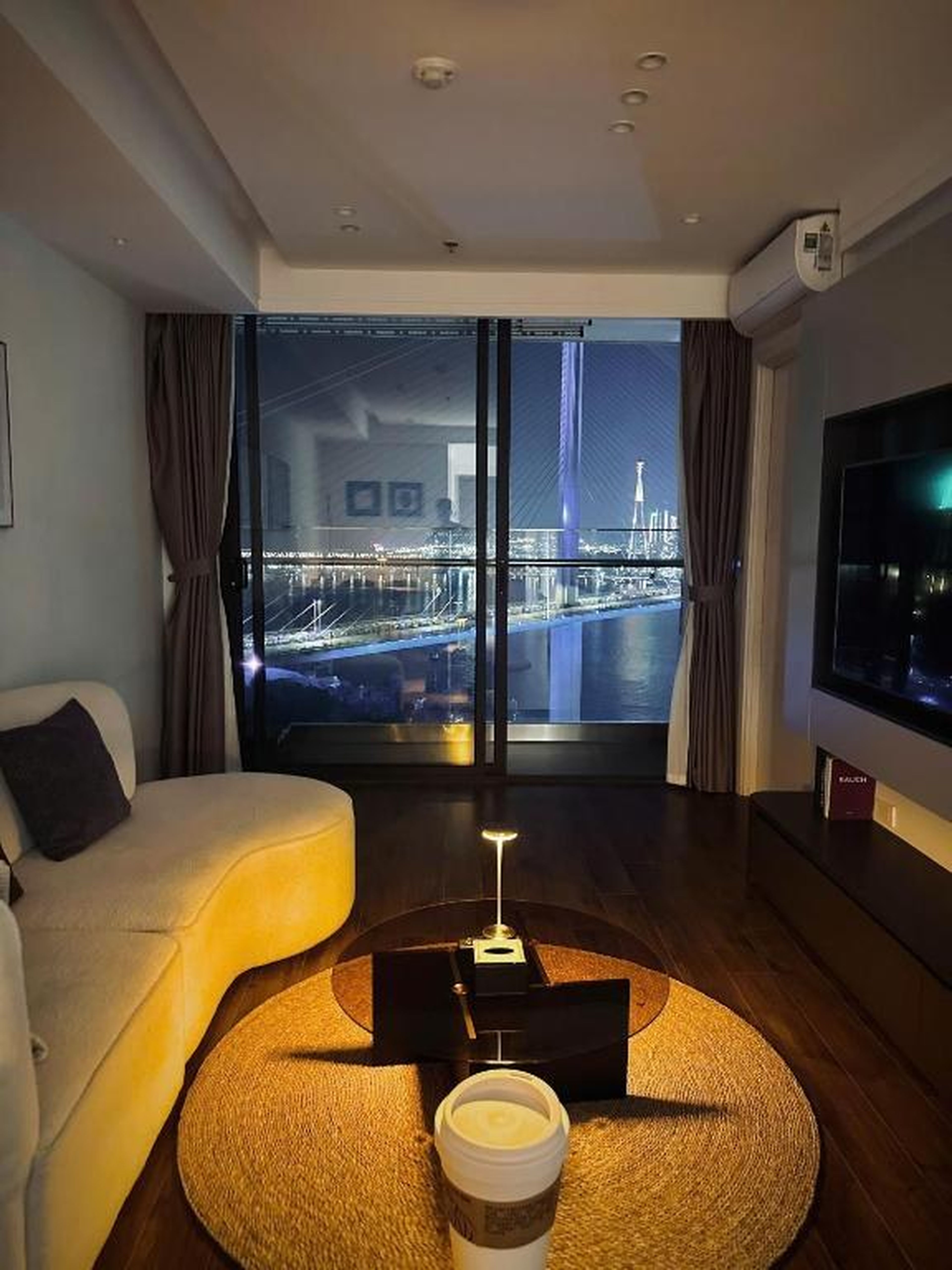Apartment on 20th & 31st floor, Bai Chay Bridge & Ha Long Bay view - Hình 48