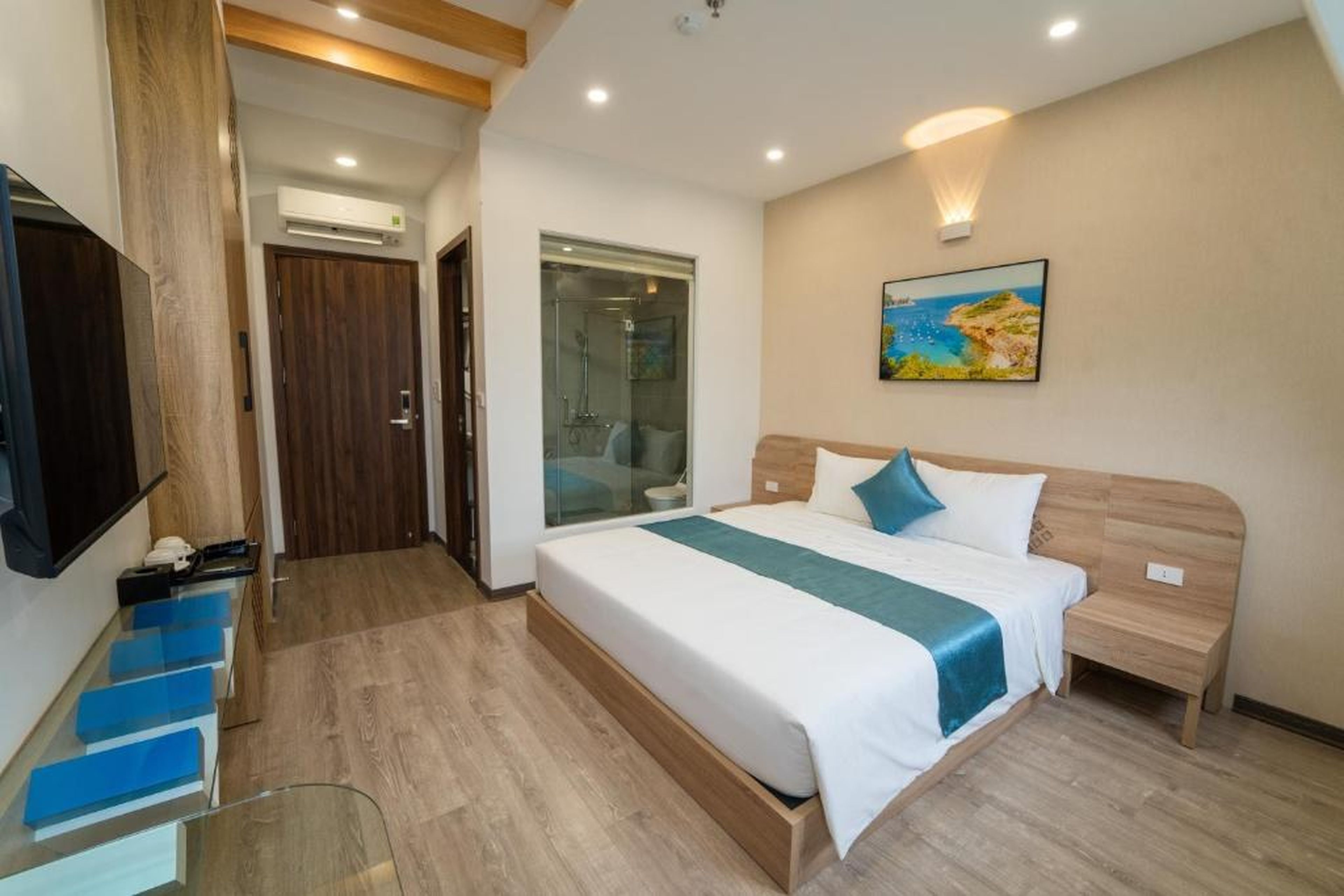 Mira Ha Long Hotel - Hình 1