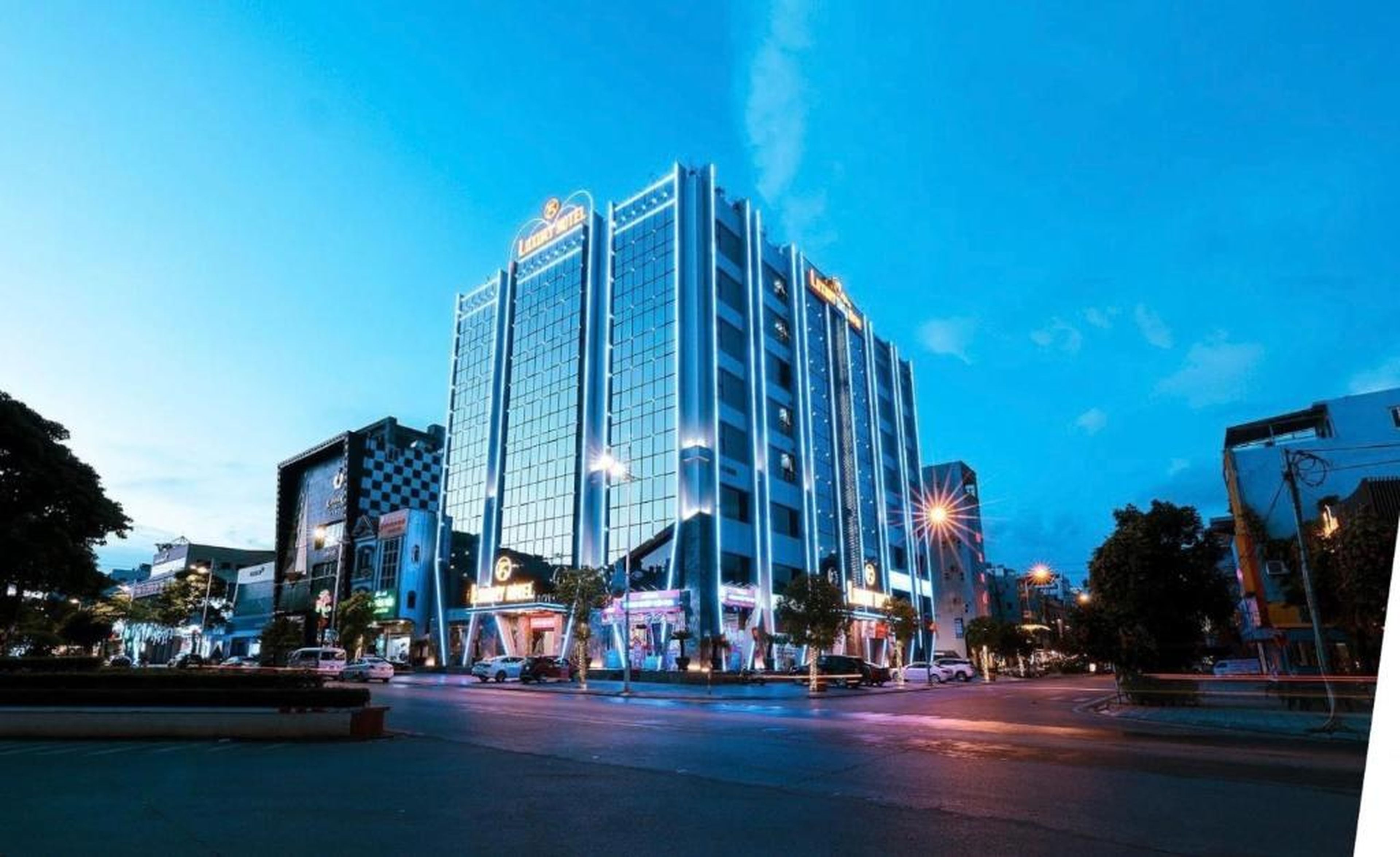 Luxury6 Hotel - Hình 5