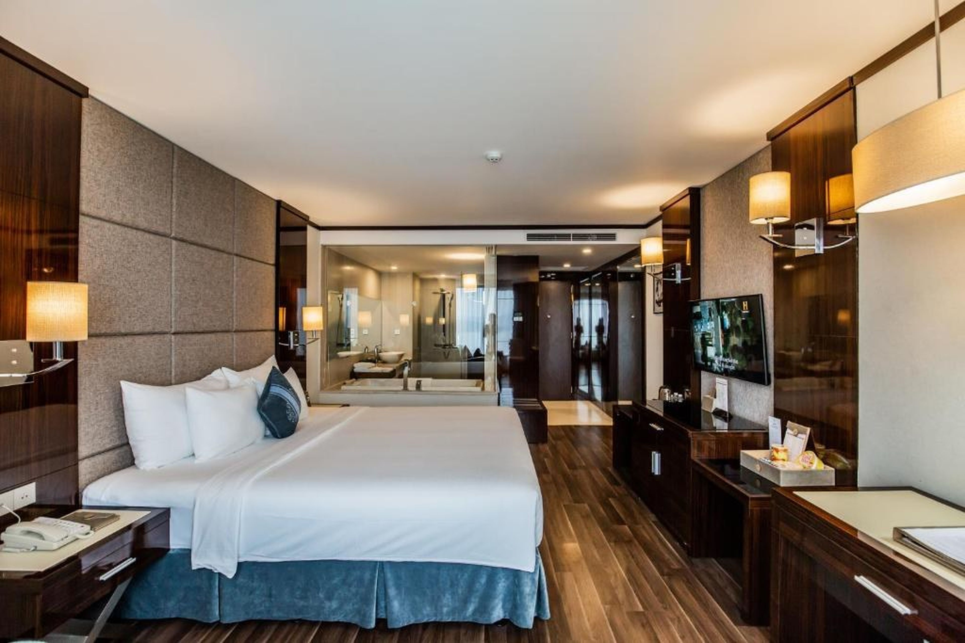 Central Luxury Hạ Long Hotel - Hình 13