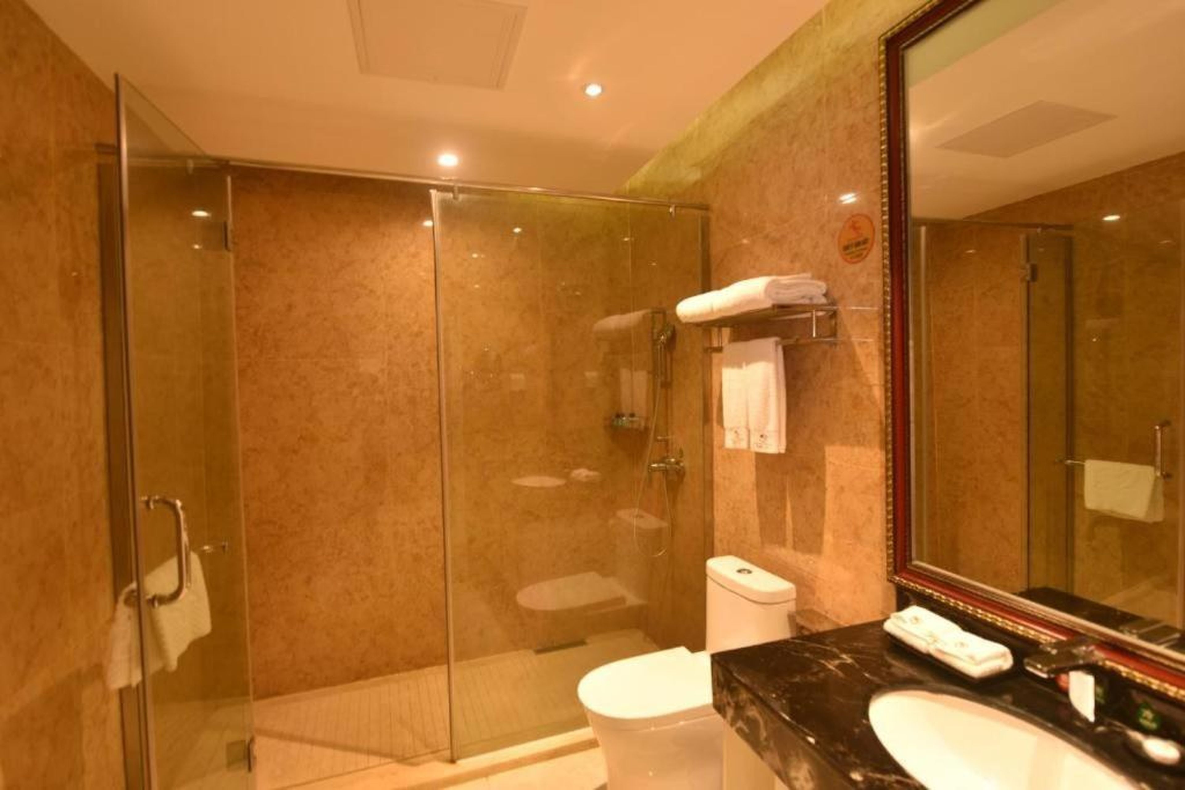 Hồng Vận Grand Hotel Móng cái - Hình 35