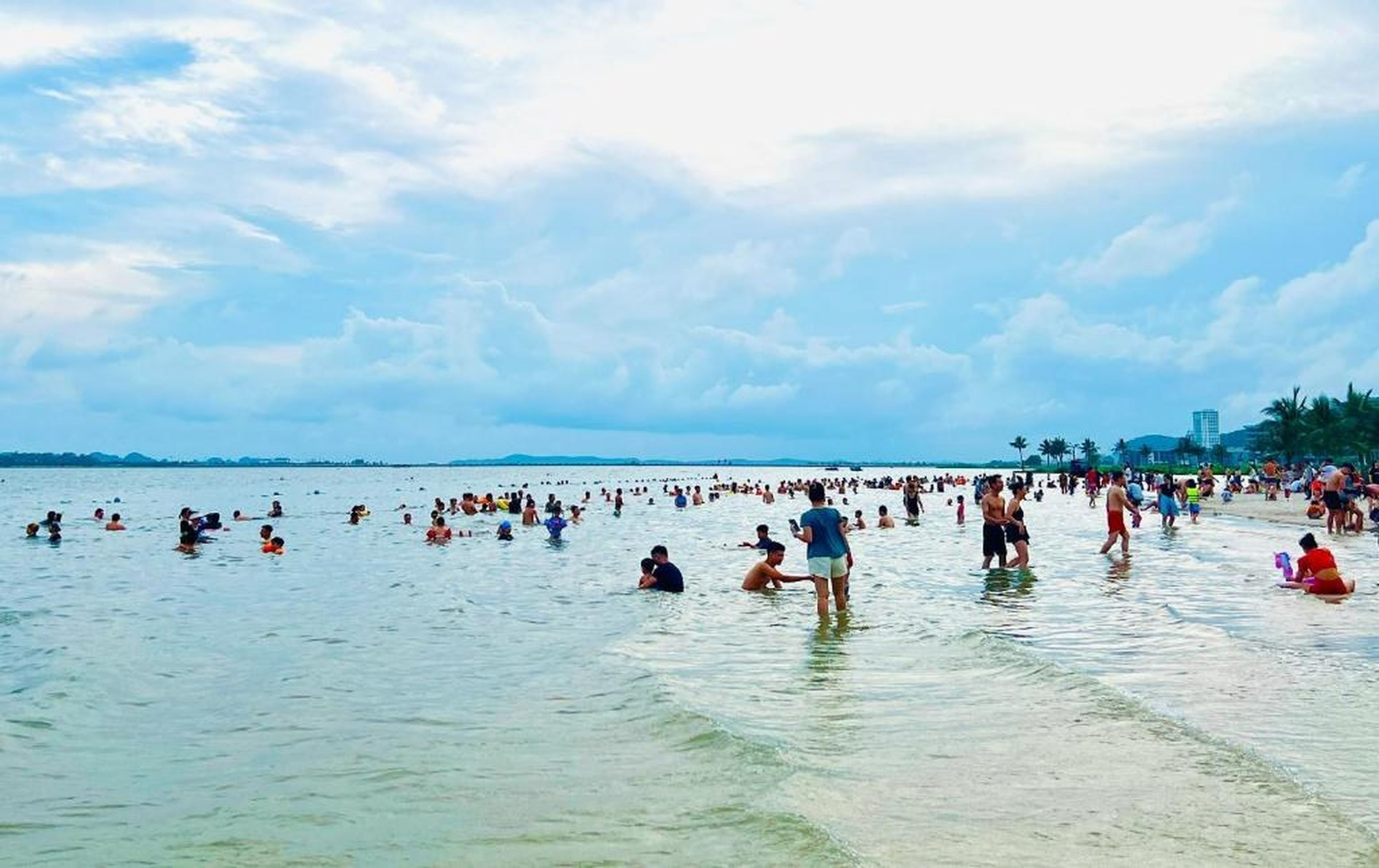 Green Bay Premium Ha Long homestay near Marina beach - Căn hộ chung cư cao cấp 2 phòng ngủ hướng vịnh Hạ Long - Hình 24