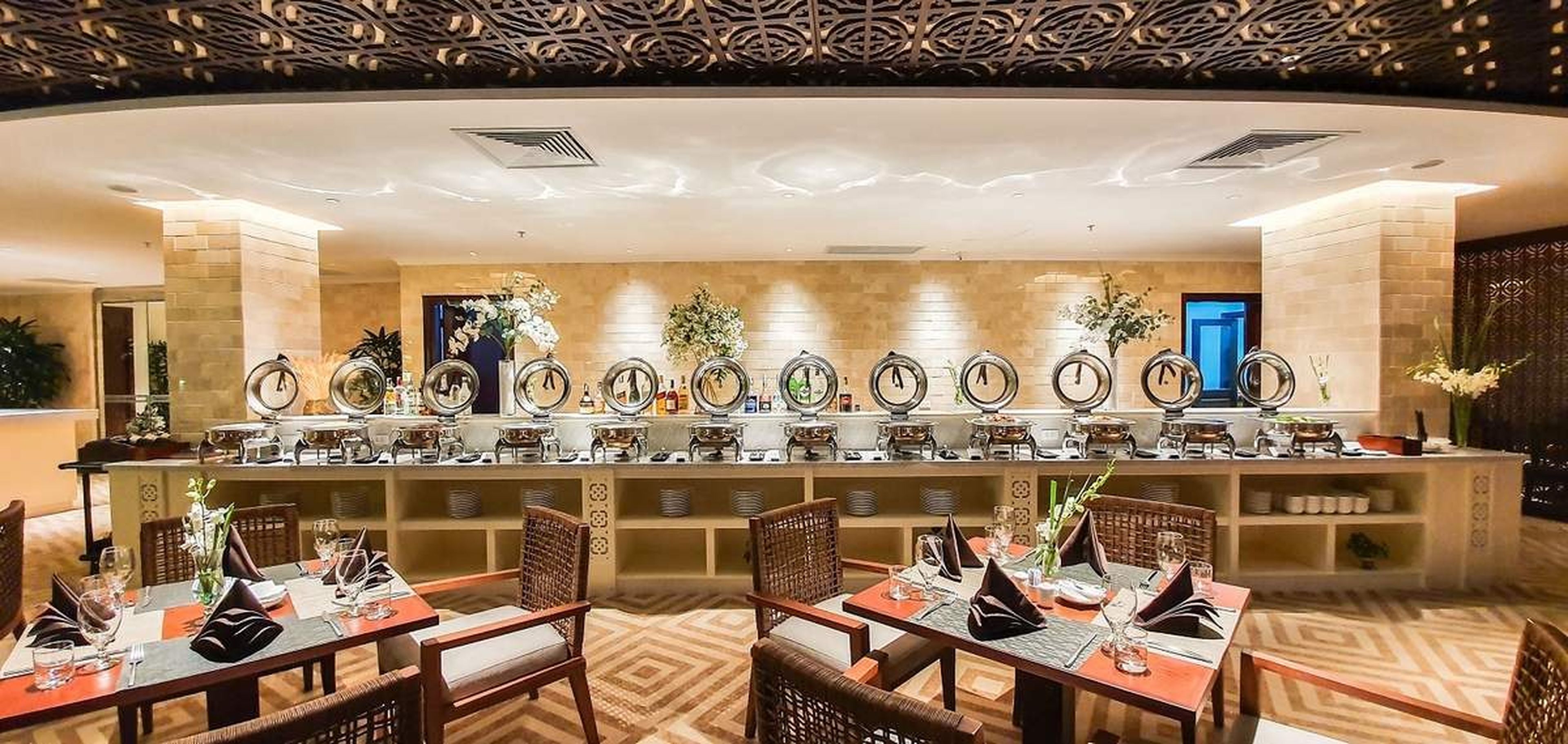 Nhà hàng Panorama Hạ Long – Thưởng thức ẩm thực với view ngắm cảnh cực xịn - Hình 4