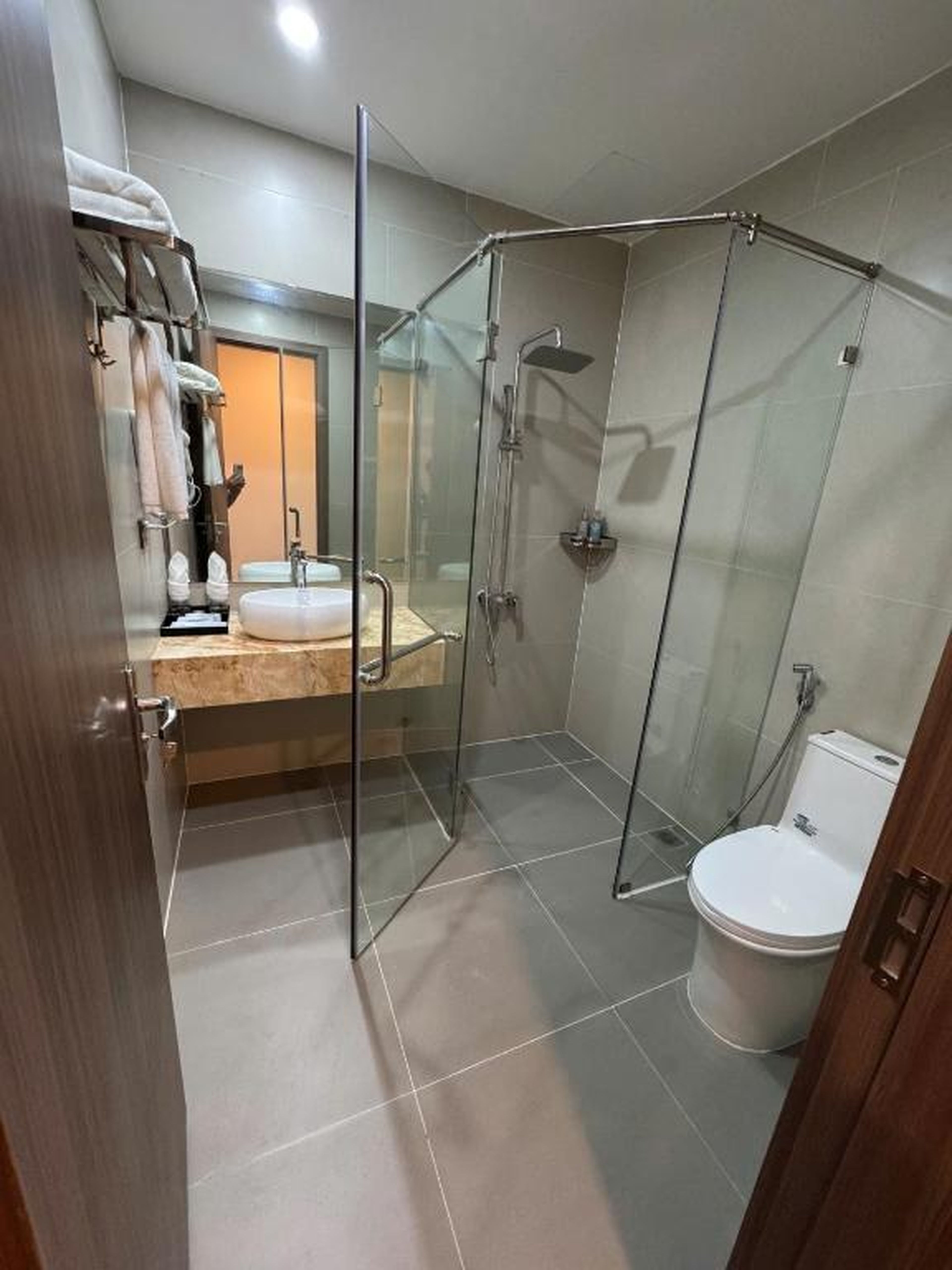 Long Hải Hotel - Hình 40