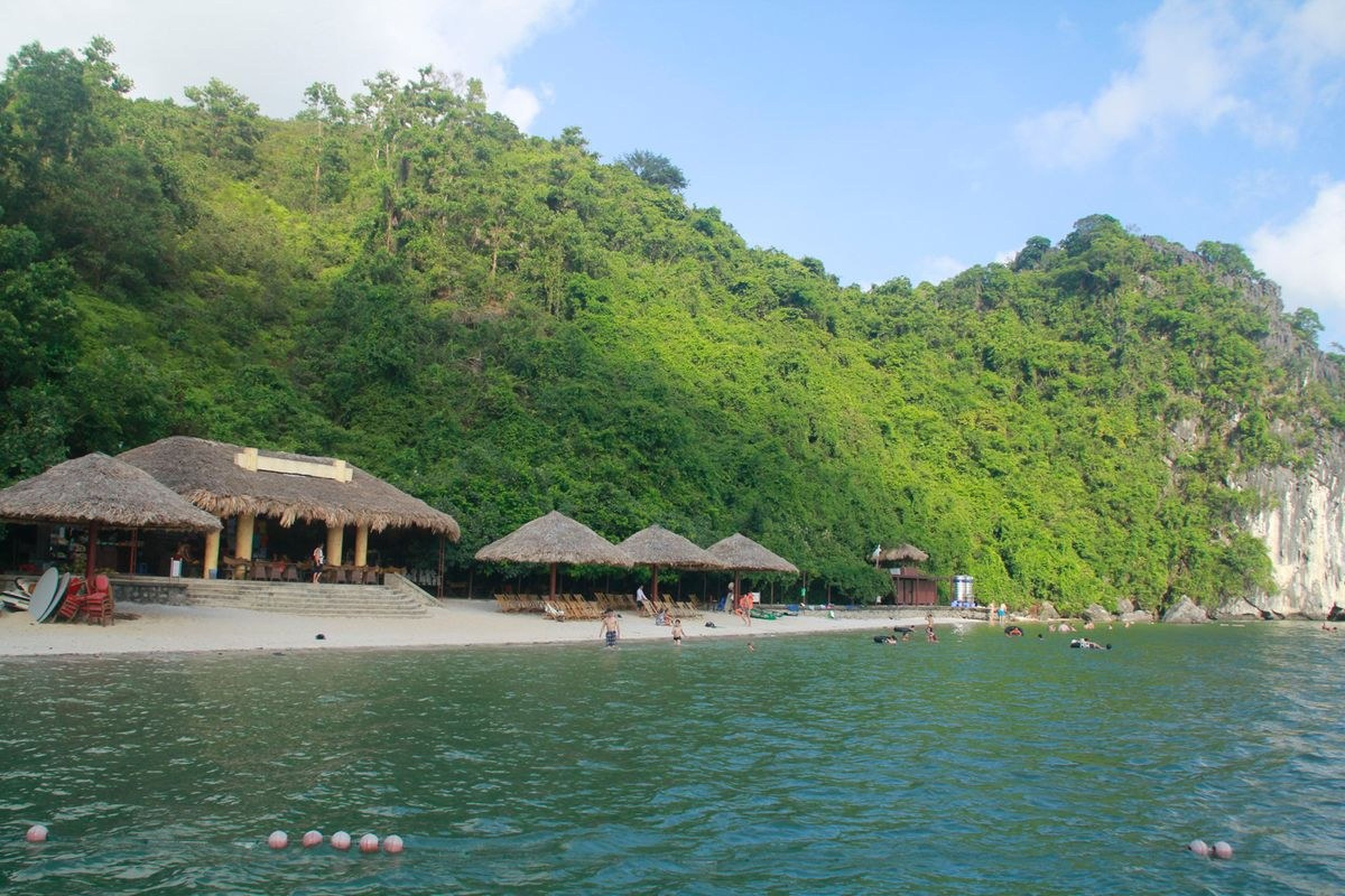 Đảo Soi Sim - Khám phá vẻ đẹp hoang vu giữa lòng Di sản vịnh Hạ Long - Hình 3