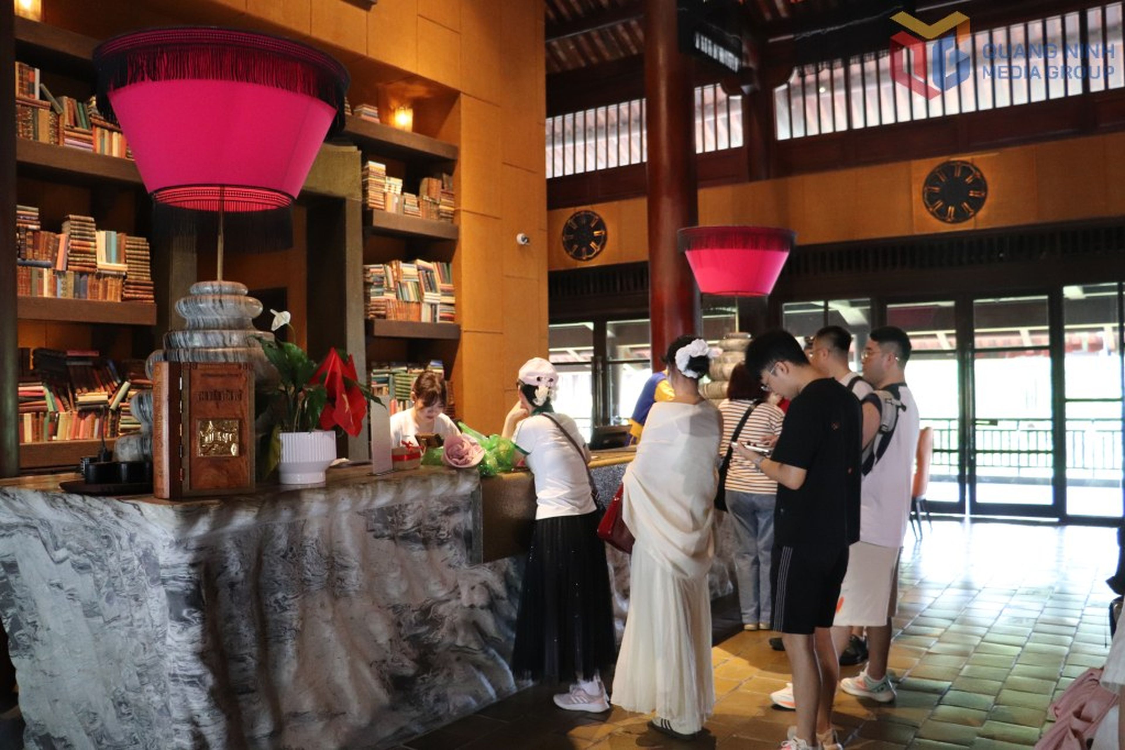Du lịch Quảng Ninh linh hoạt, chủ động hút khách dịp hè - Hình 3