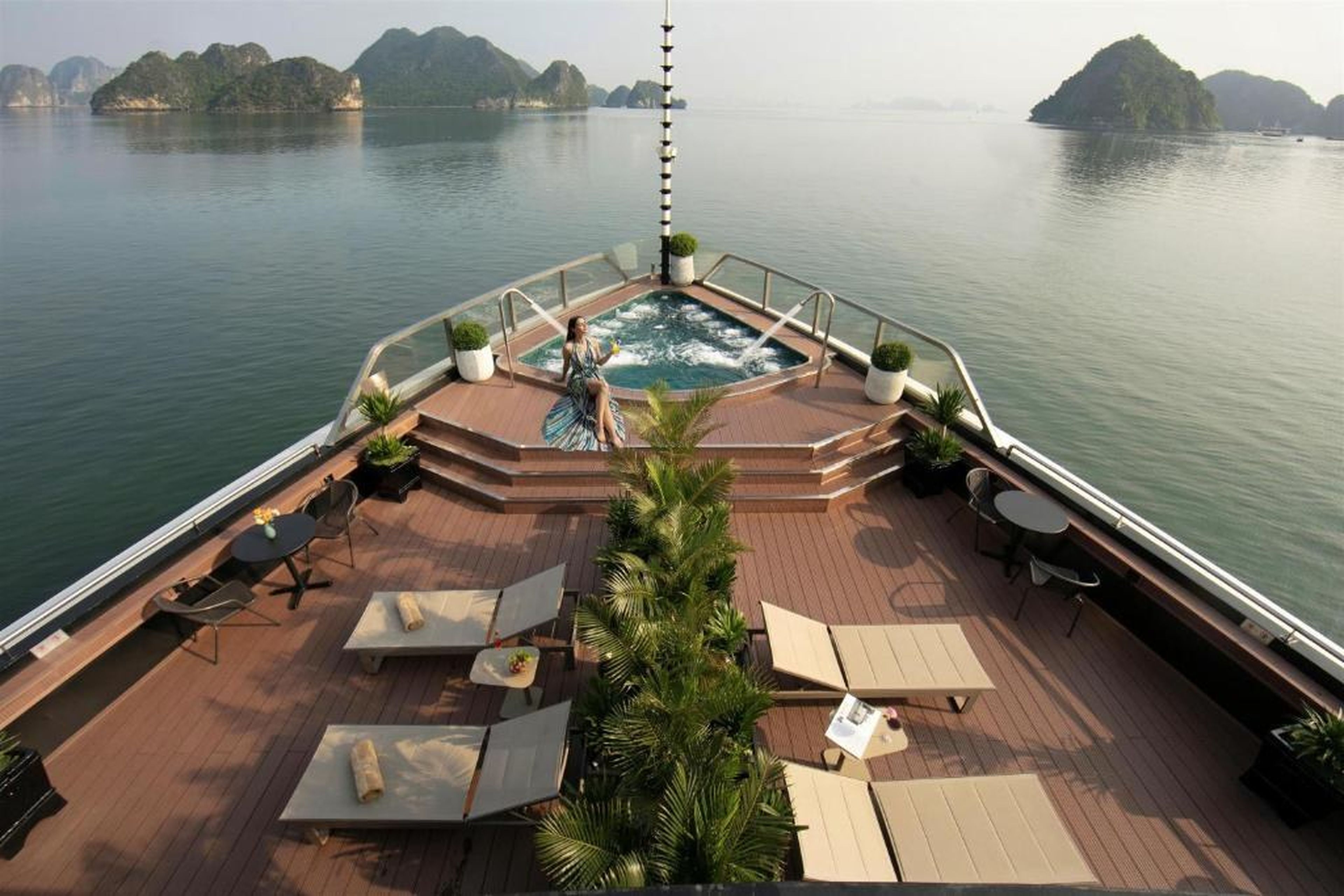 Calista Cruise - A Ha Long Bay Spectacle - Hình 25
