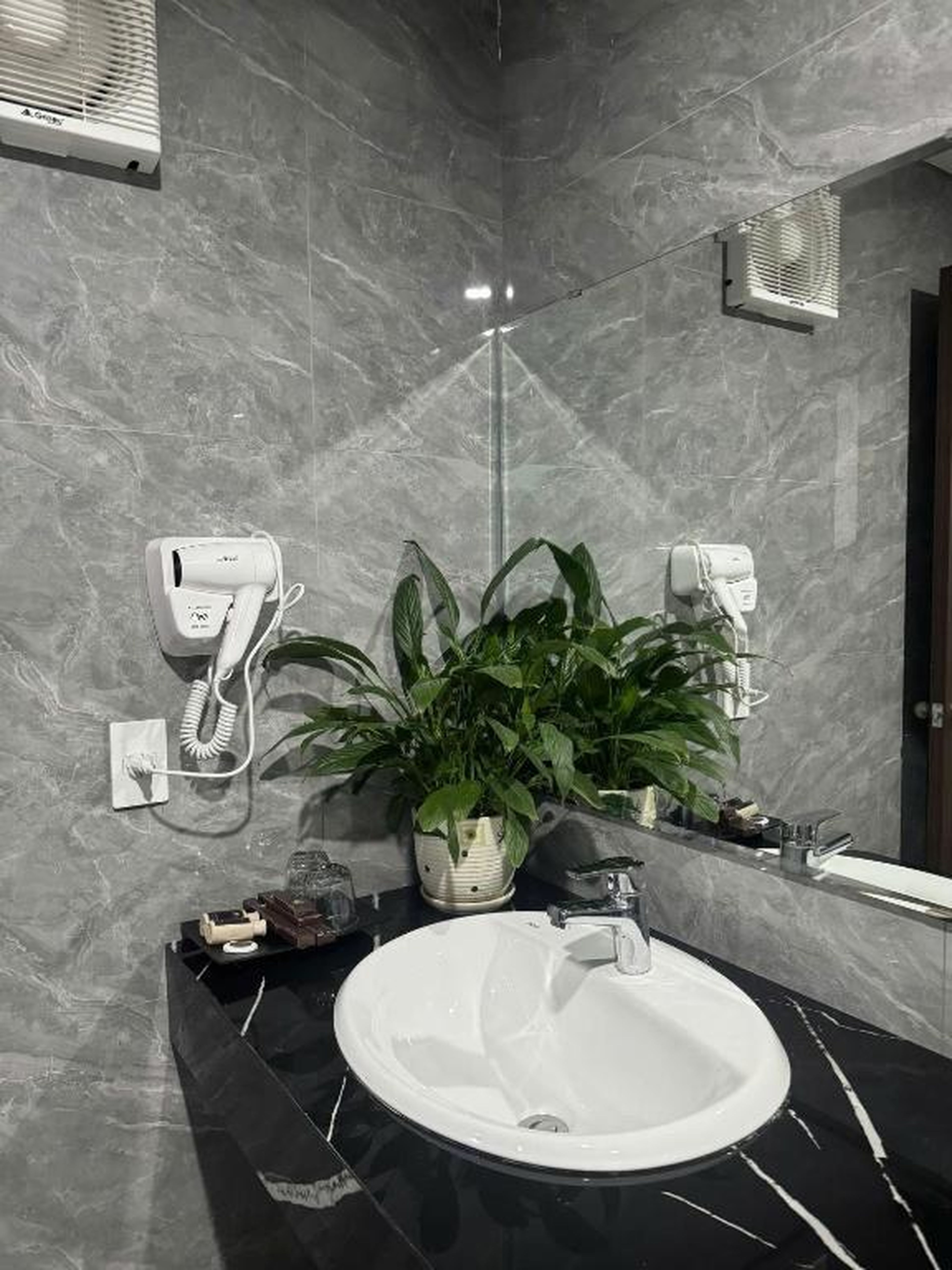 Bạch Đằng Hạ Long Hotel - Hình 12