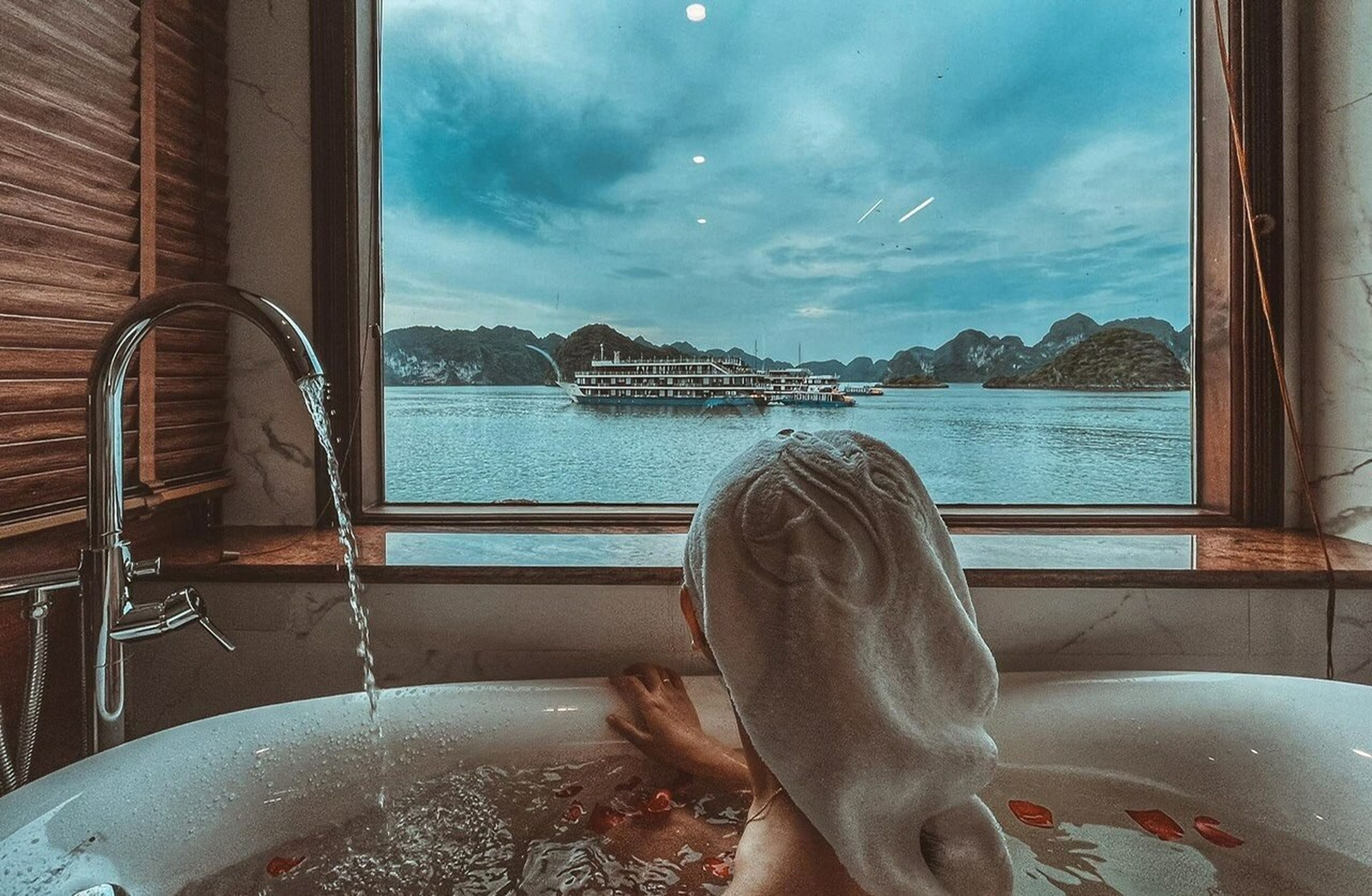 2D1N Ha Long Tour: A Luxurious Experience on the 5-Star Dora Cruise - Hình 4
