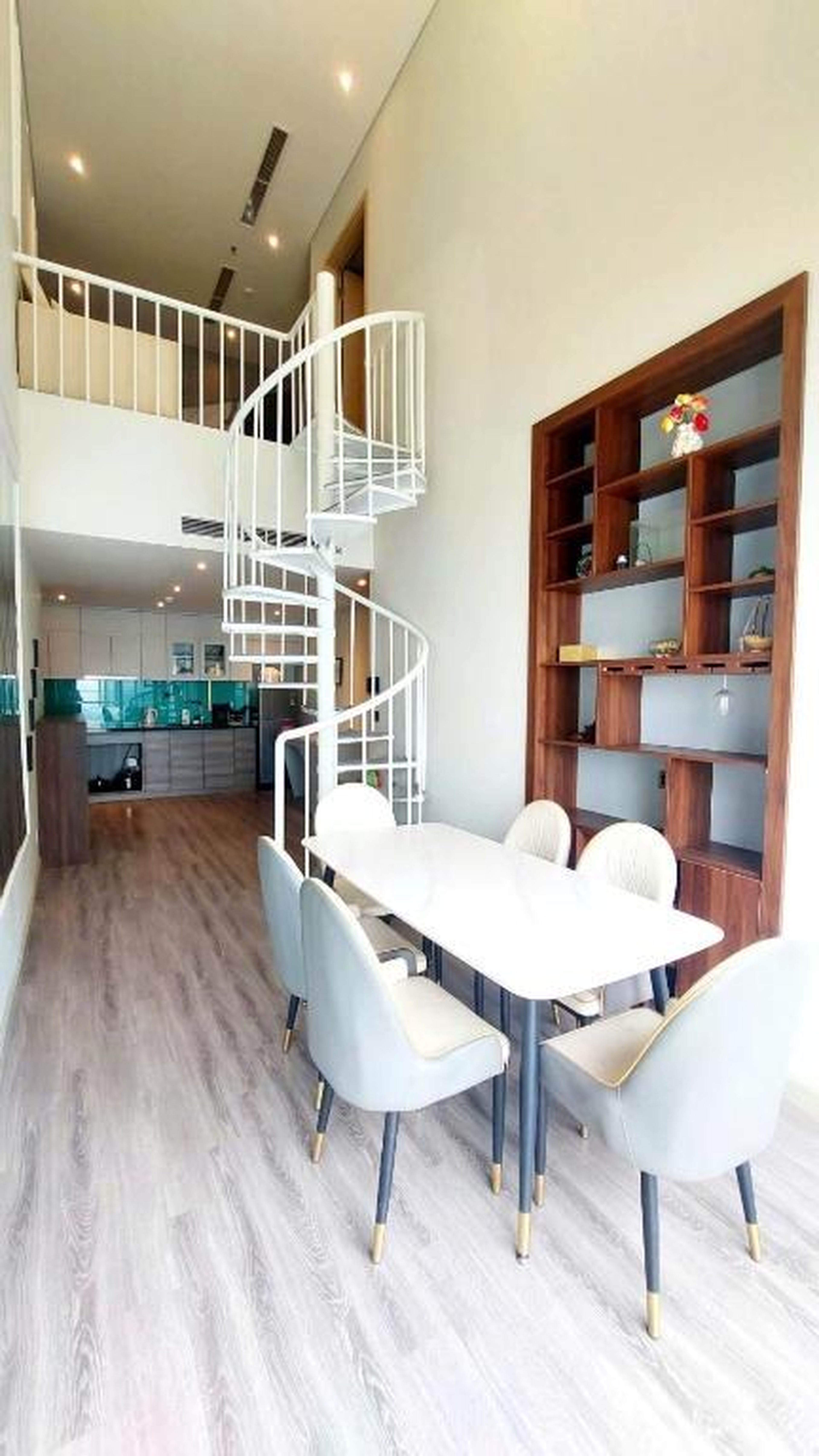 Sweet Home - Homestay apartment system at Citadines Marina Ha Long building - Hình 9