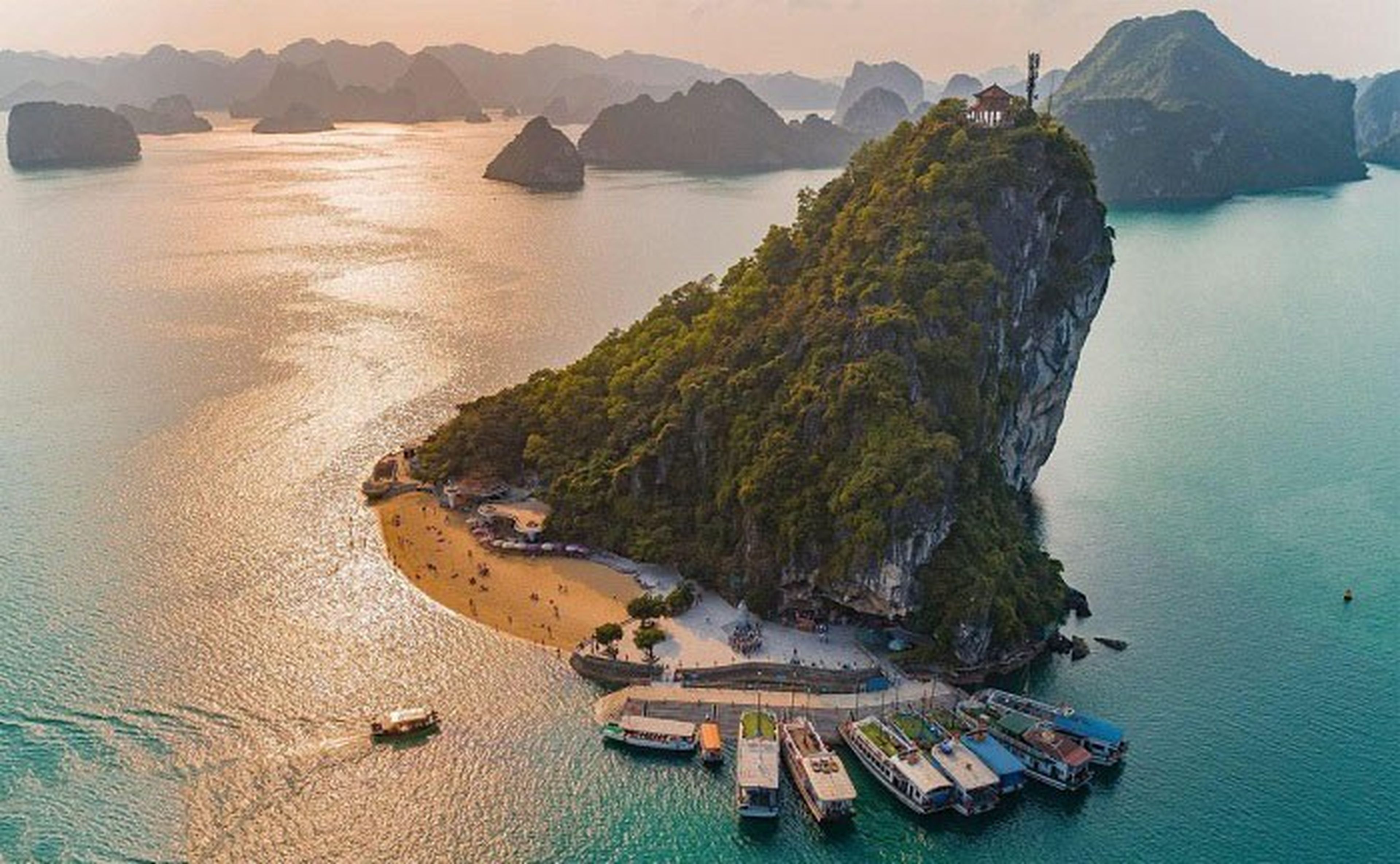 Tour Hạ Long 2N1D: Vi vu Vịnh Hạ Long – Hạ Long Park – Bãi Cháy đầy hấp dẫn - Hình 6